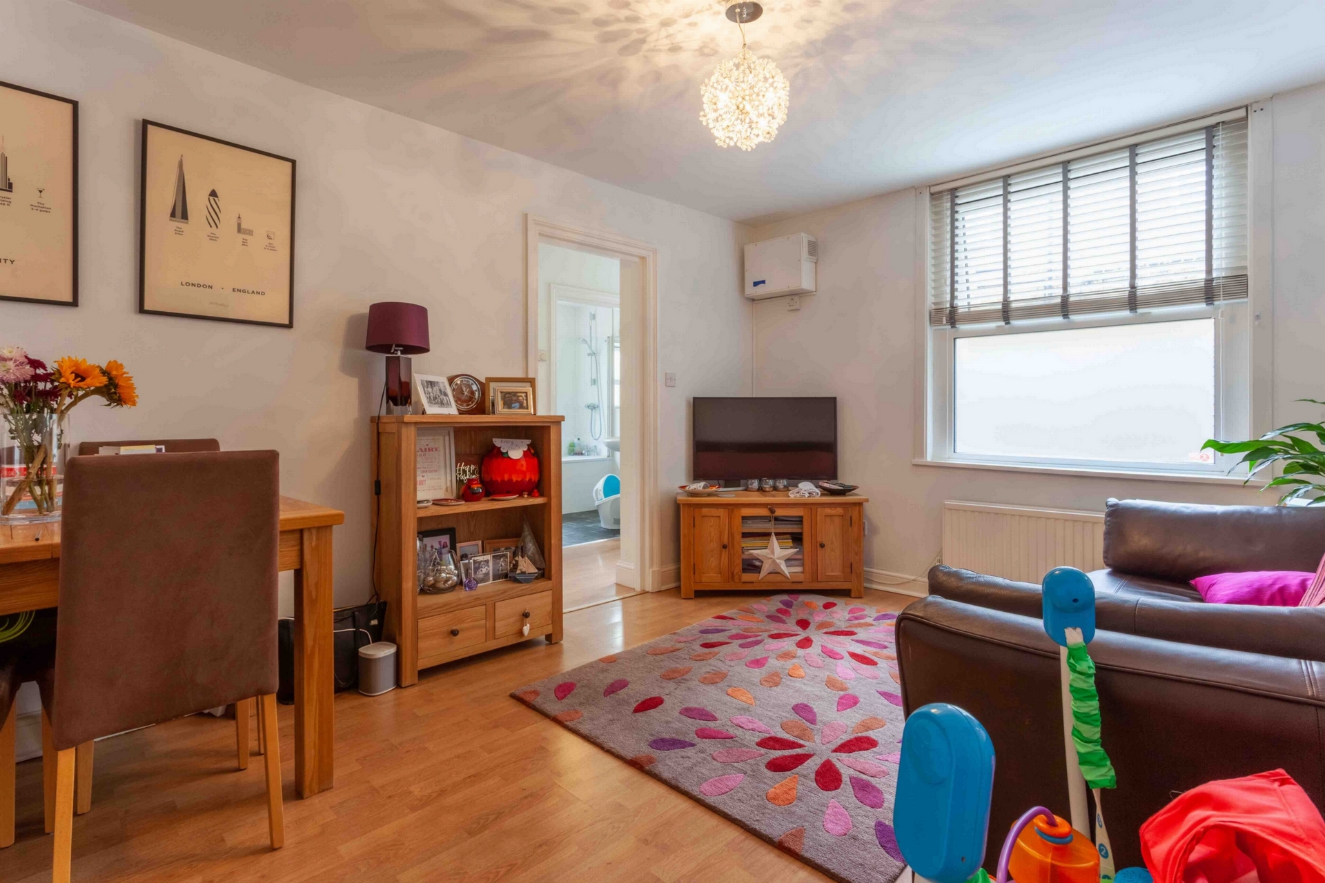 Property For Sale Road, Hampton Wick, KT1 1 Bedroom Flat