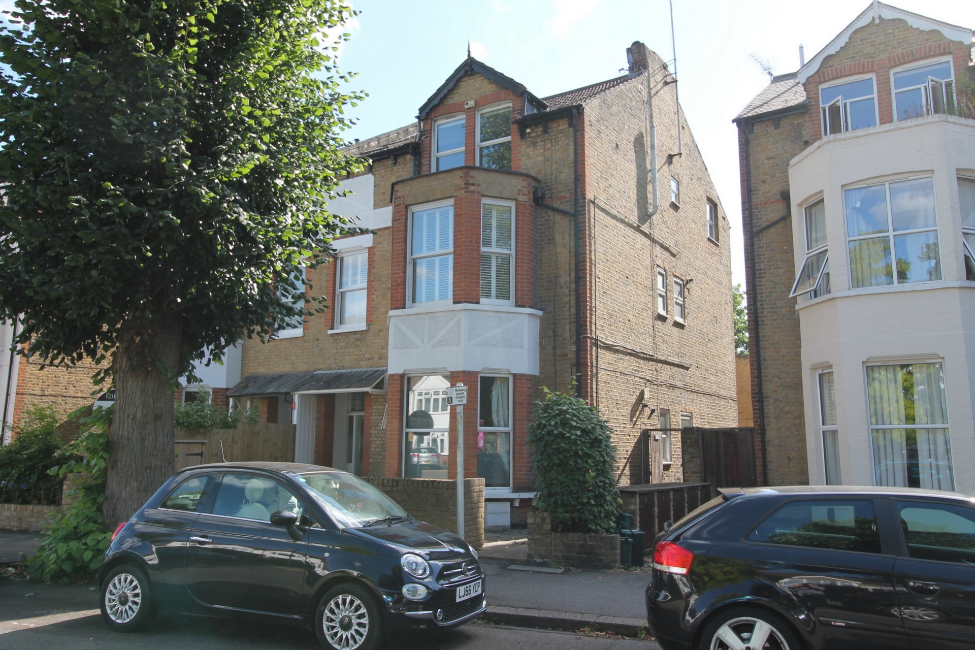 Property For Sale Road, Hampton Wick, KT1 1 Bedroom Flat