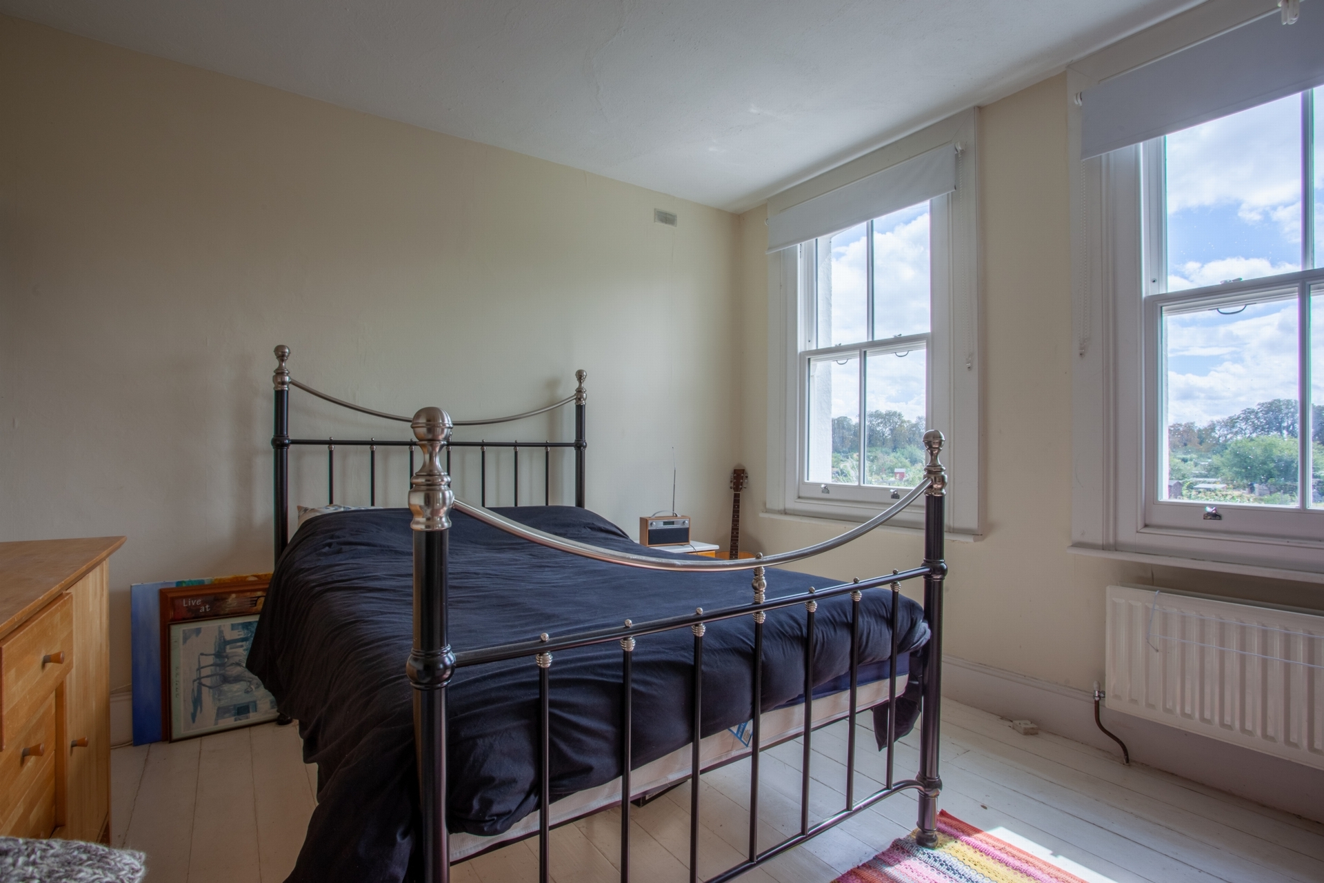 Property For Sale Park Road, Hampton Wick, KT1 2 Bedroom House