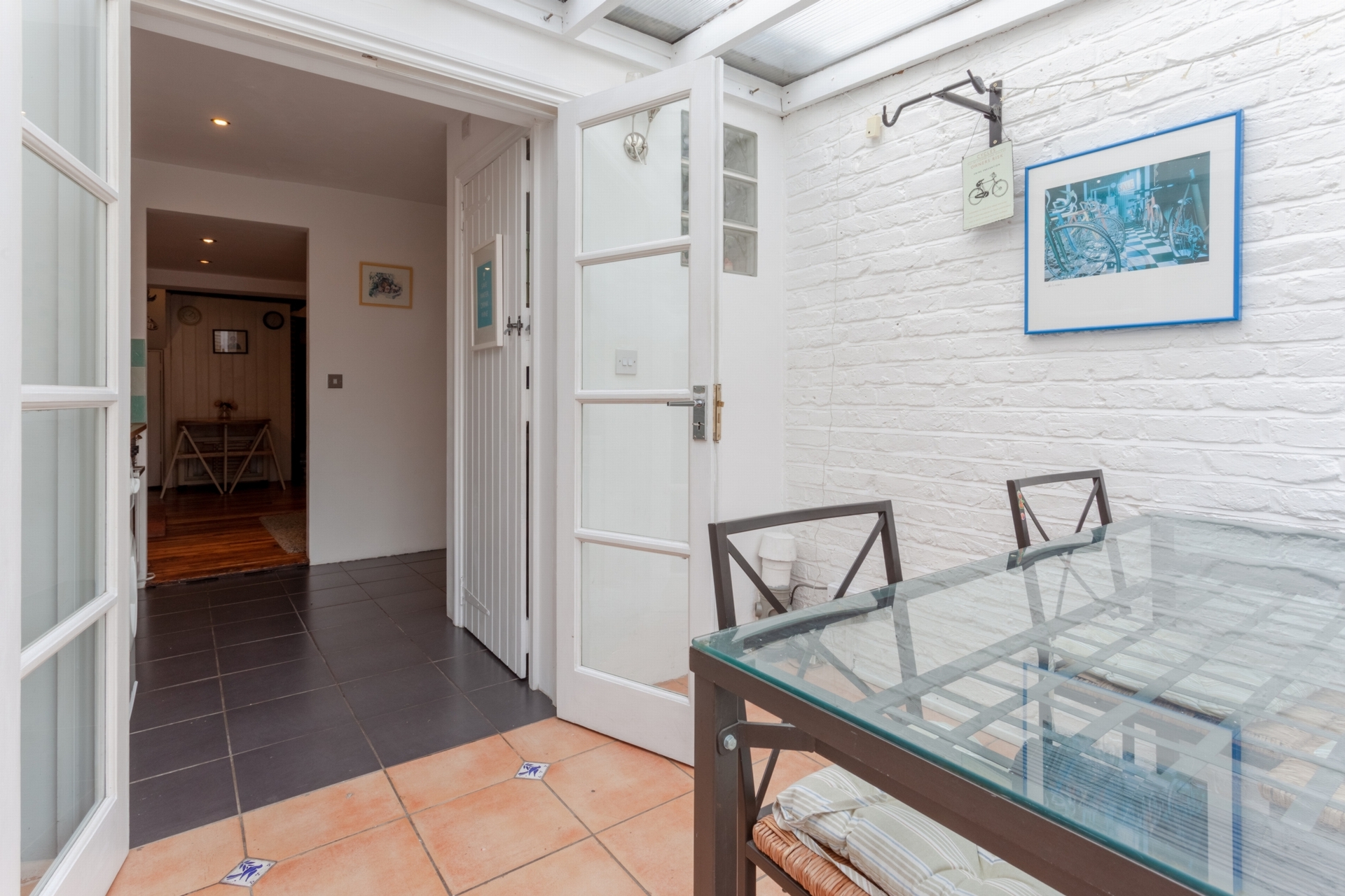 Property For Sale Park Road, Hampton Wick, KT1 2 Bedroom House