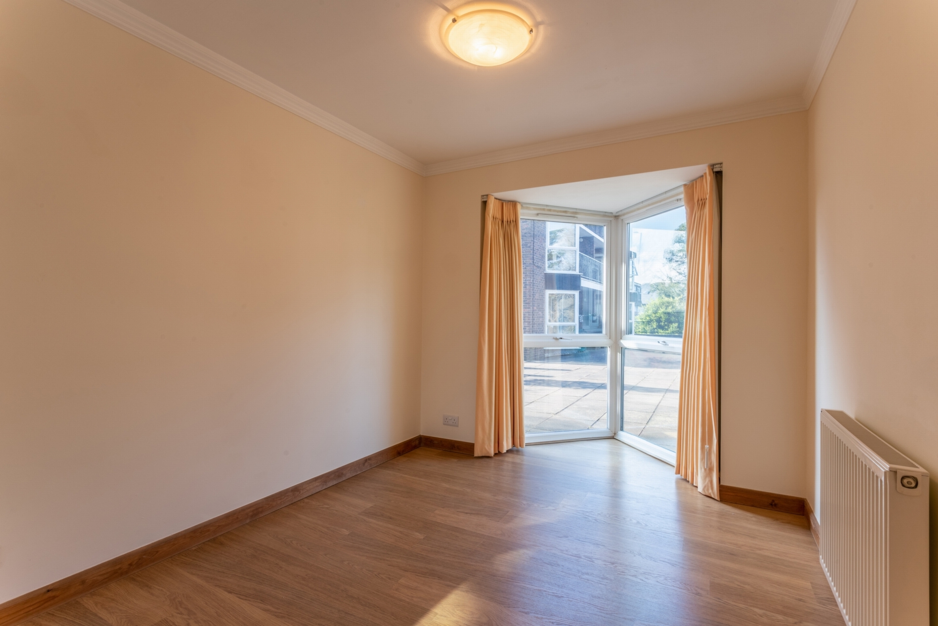 Property For Sale Twickenham Road, Teddington, TW11 2 Bedroom Flat