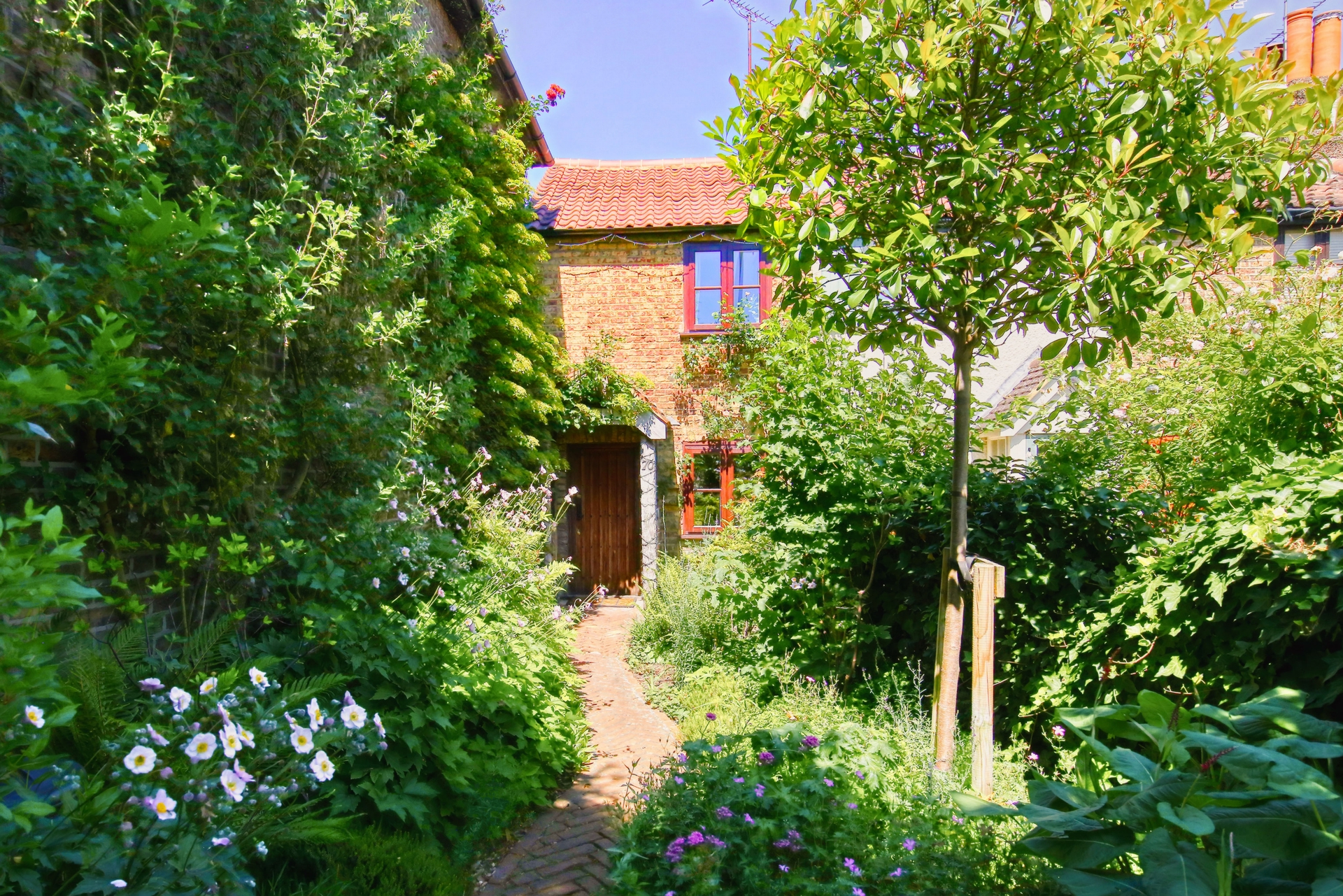Property photo: Hampton Wick, Kingston Upon Thames, KT1