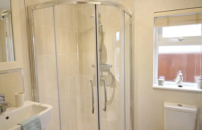 Ensuite Shower/WC
