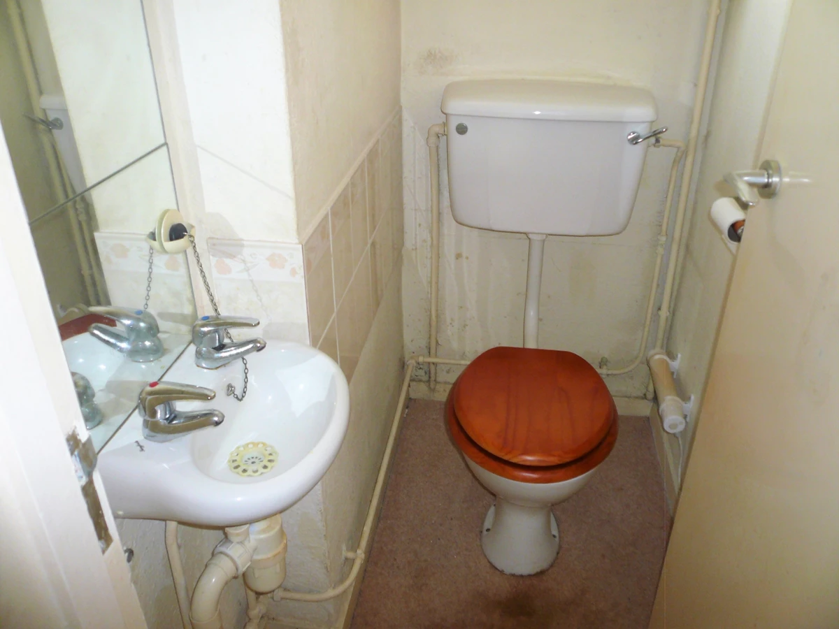 Cloakroom/WC