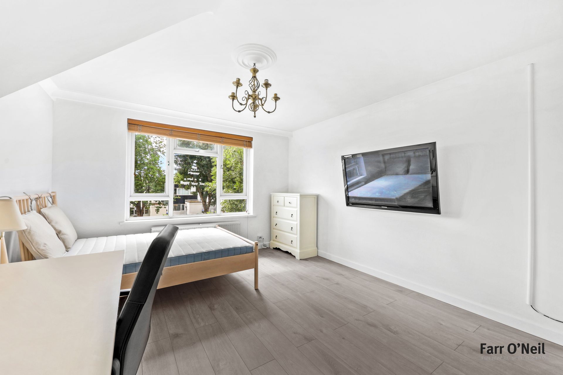 To Rent Longcroft Rise