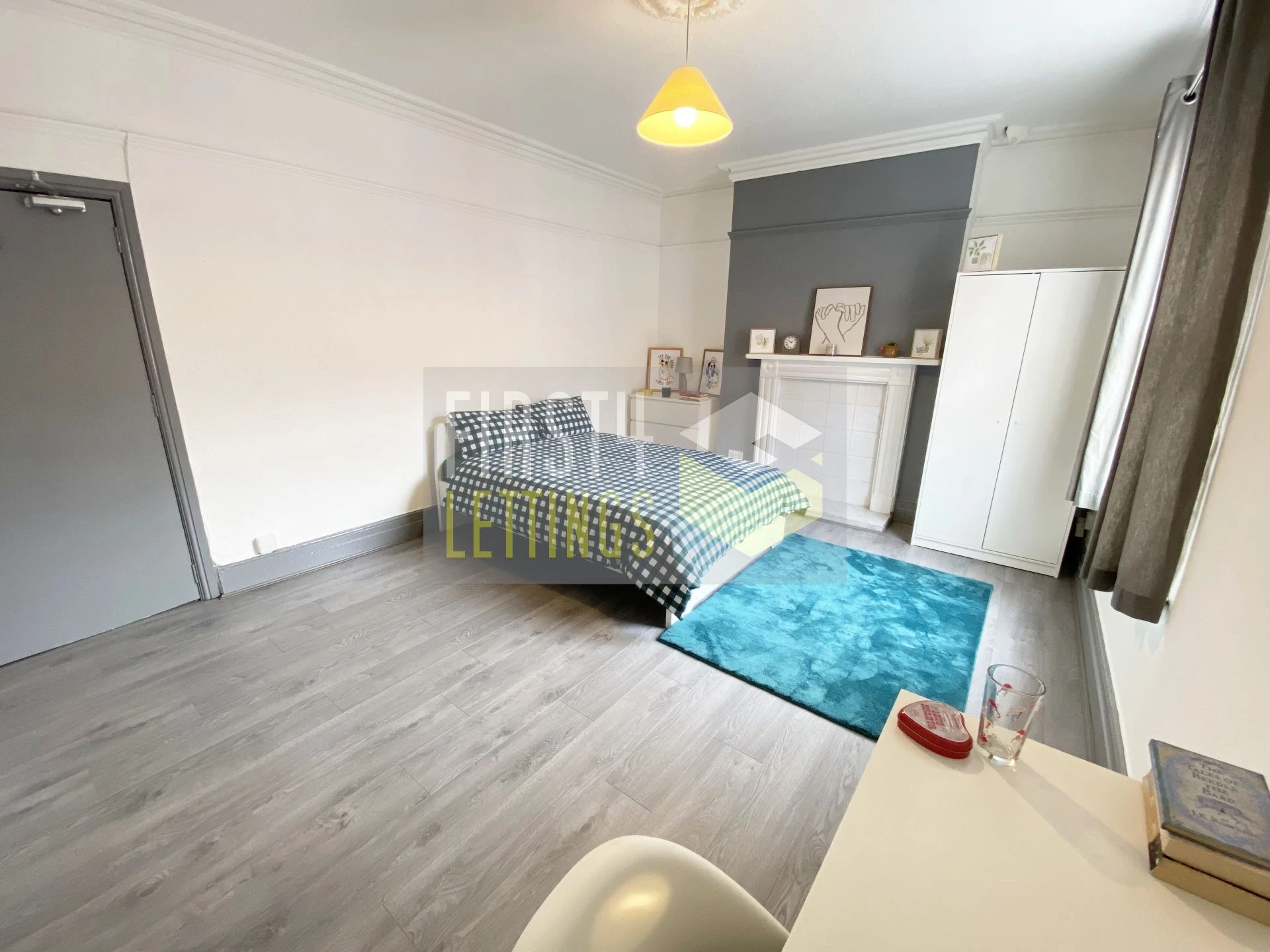 Photo 12
