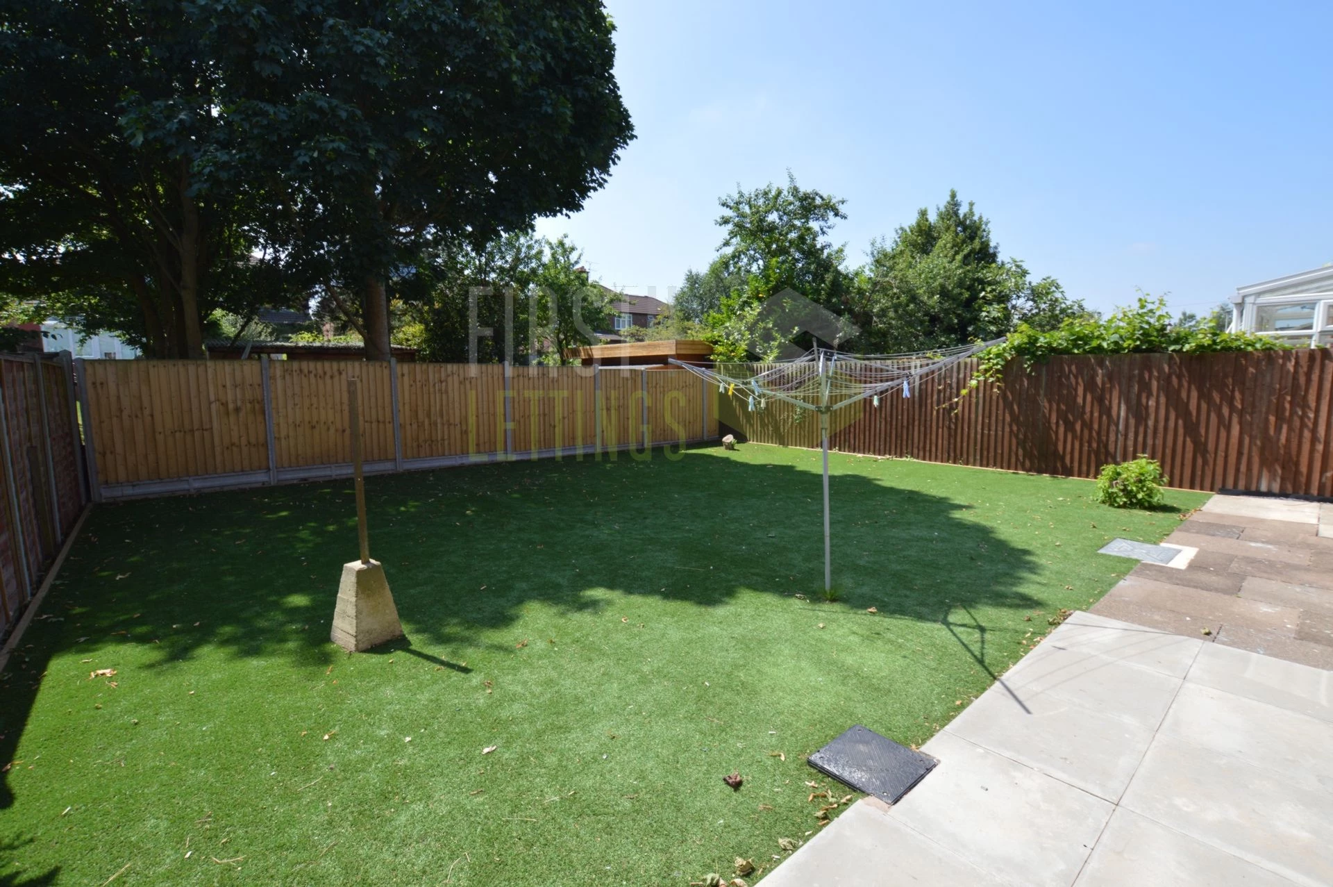 ARTIFICIAL LAWNED GARDEN