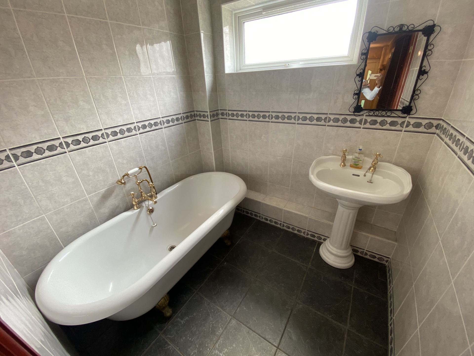 Photo 1