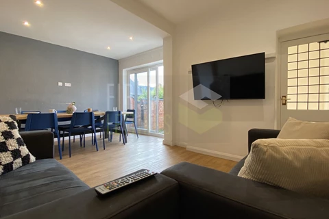 Property photo: Clarendon Park Road, Clarendon Park, Leicester, LE2