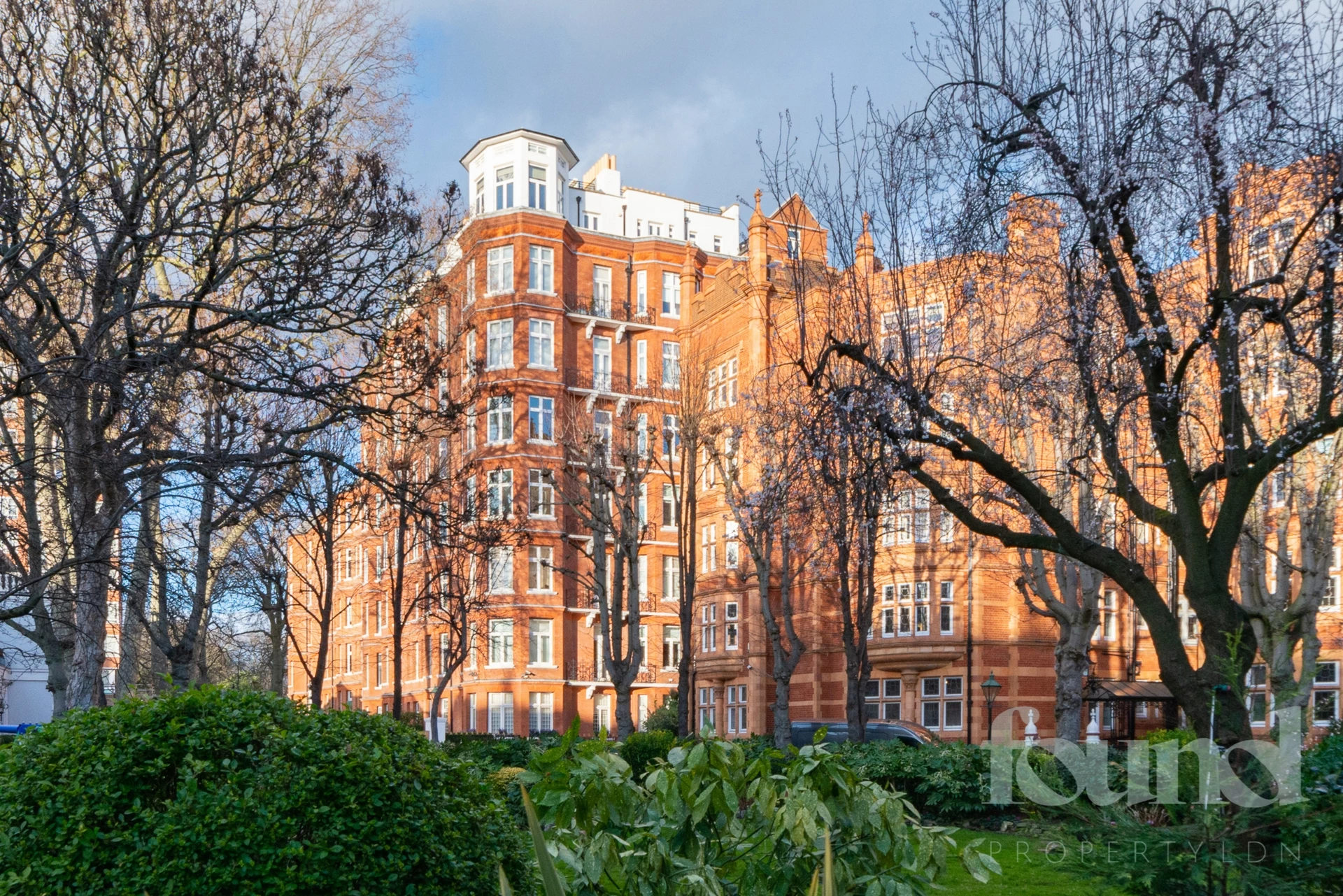 Knightsbridge SW7