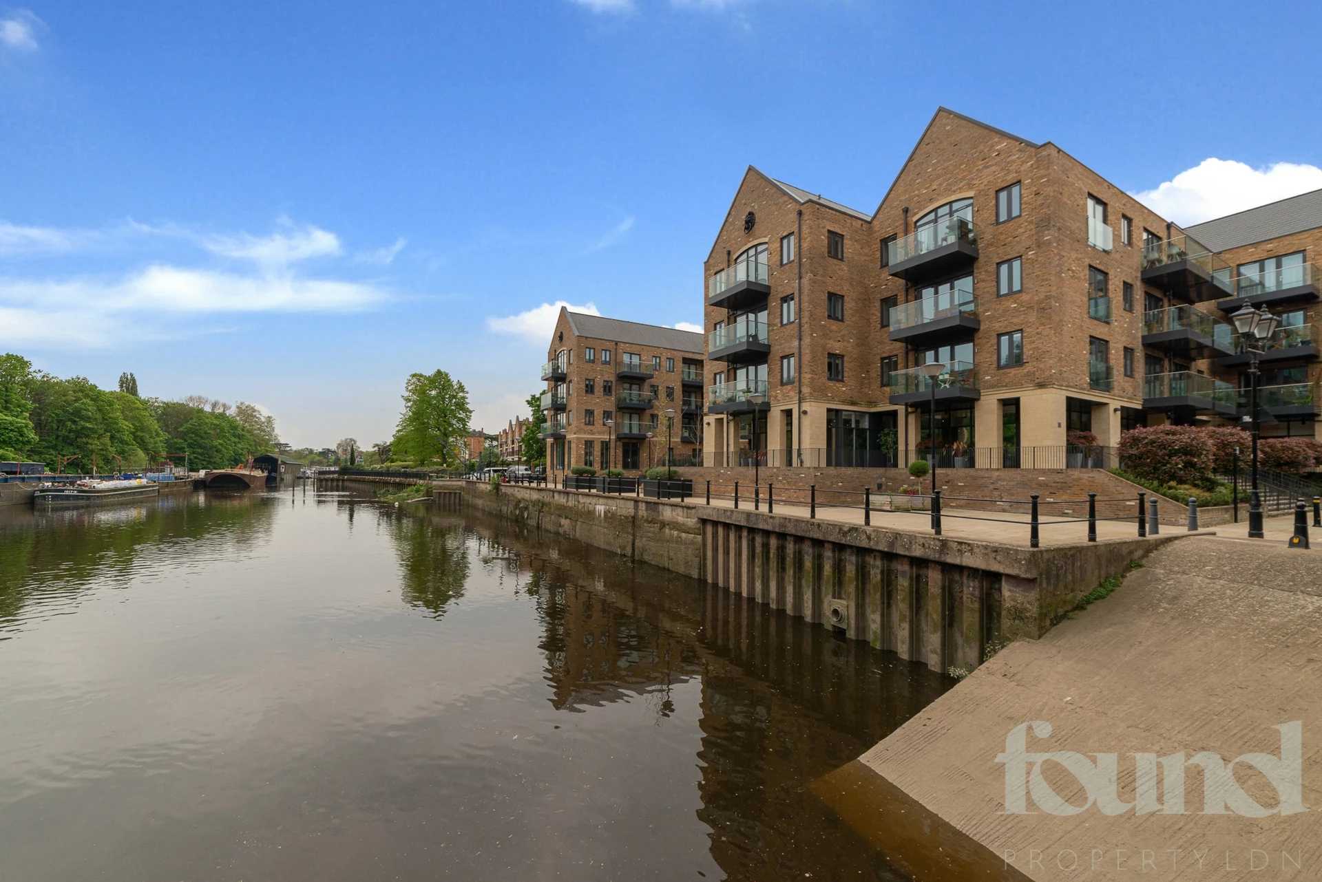 Isleworth TW7