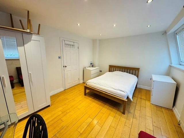 Photo 4