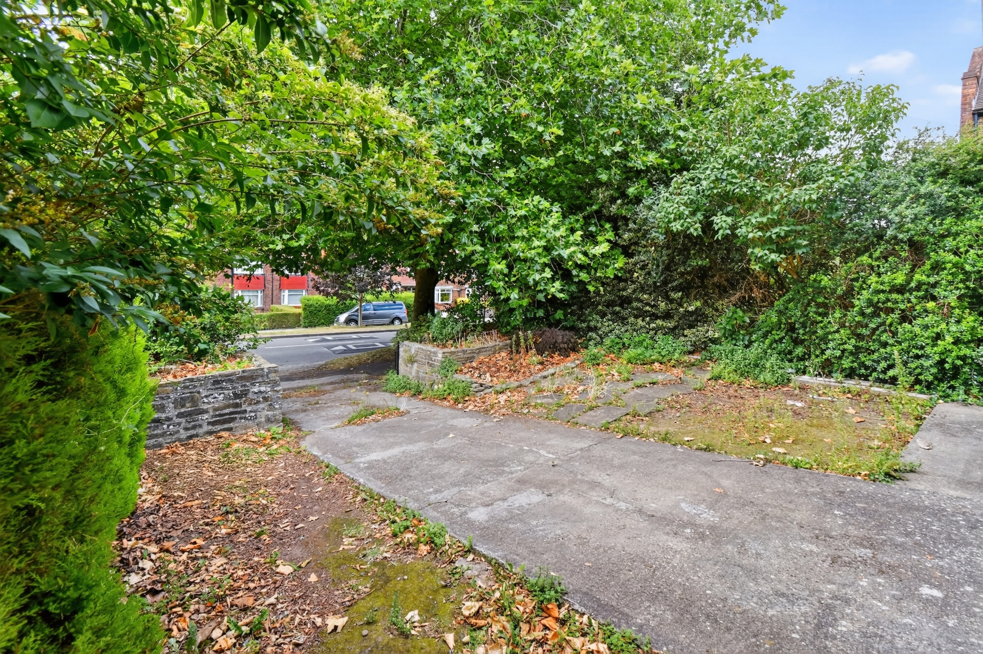 Front Driveway & Garden