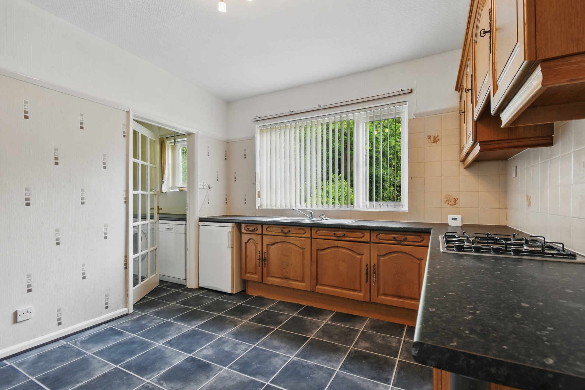 Kitchen (2)