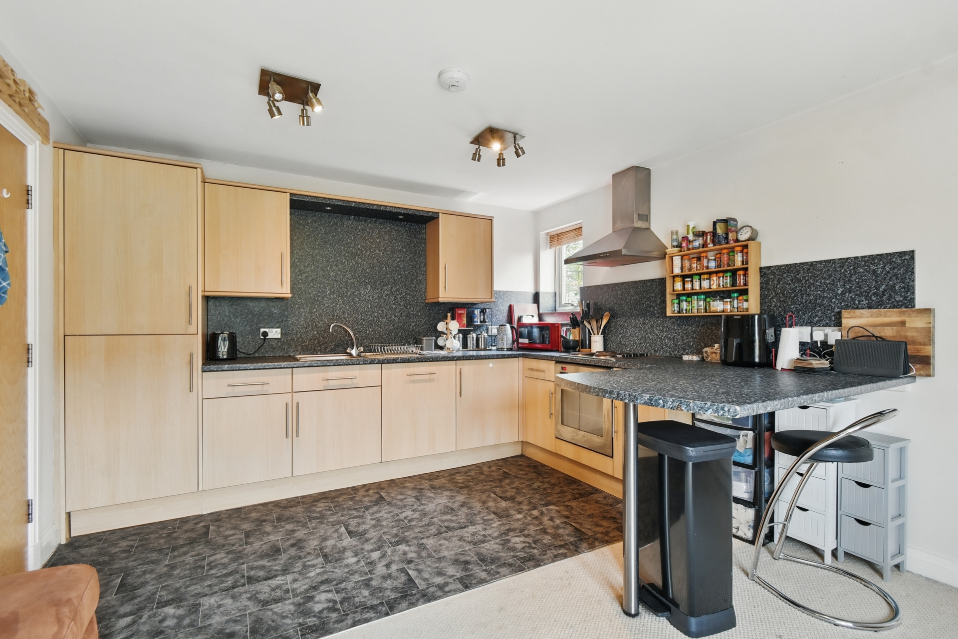 Kitchen (2)