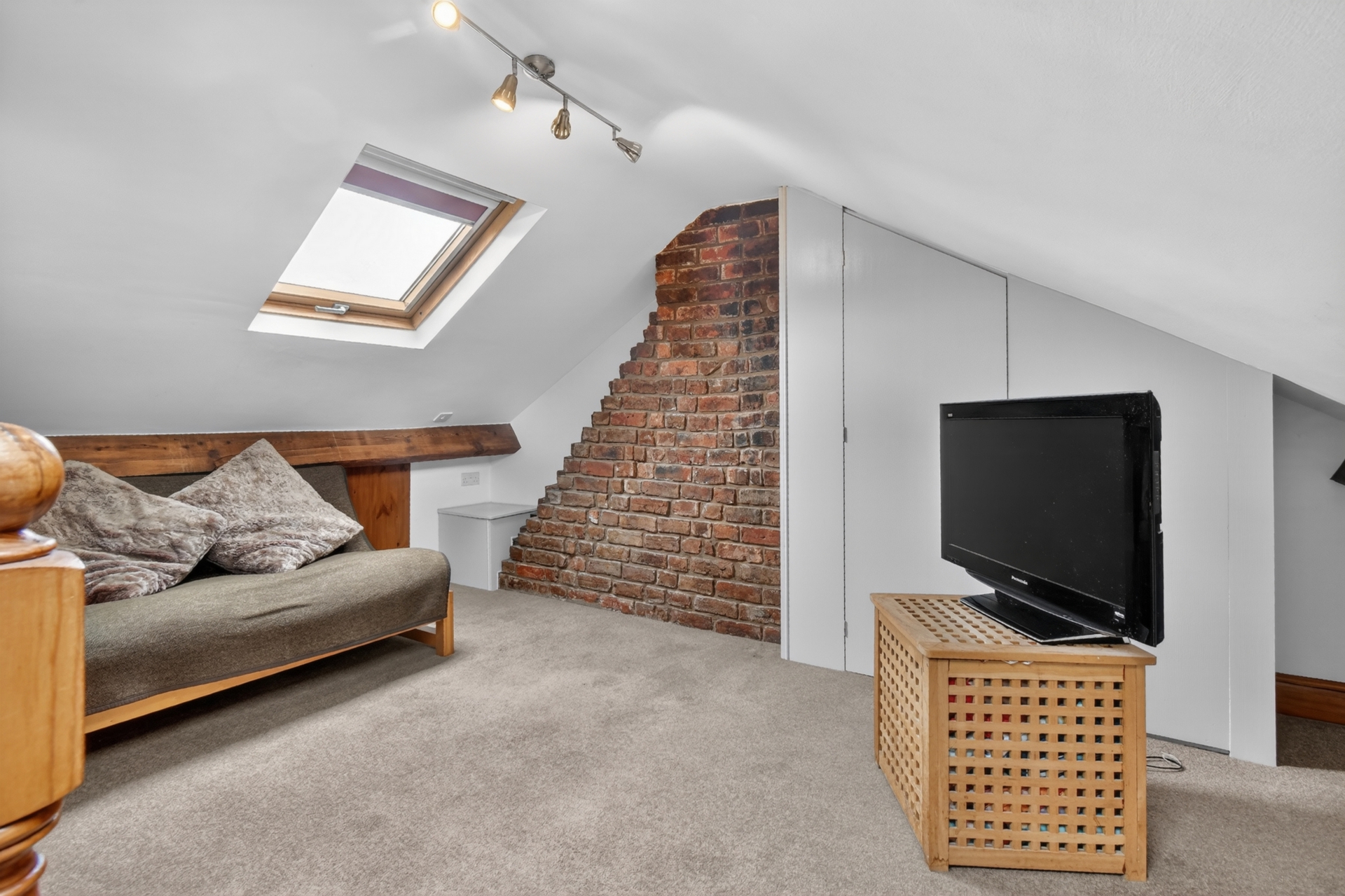 Bedroom 1 (1)