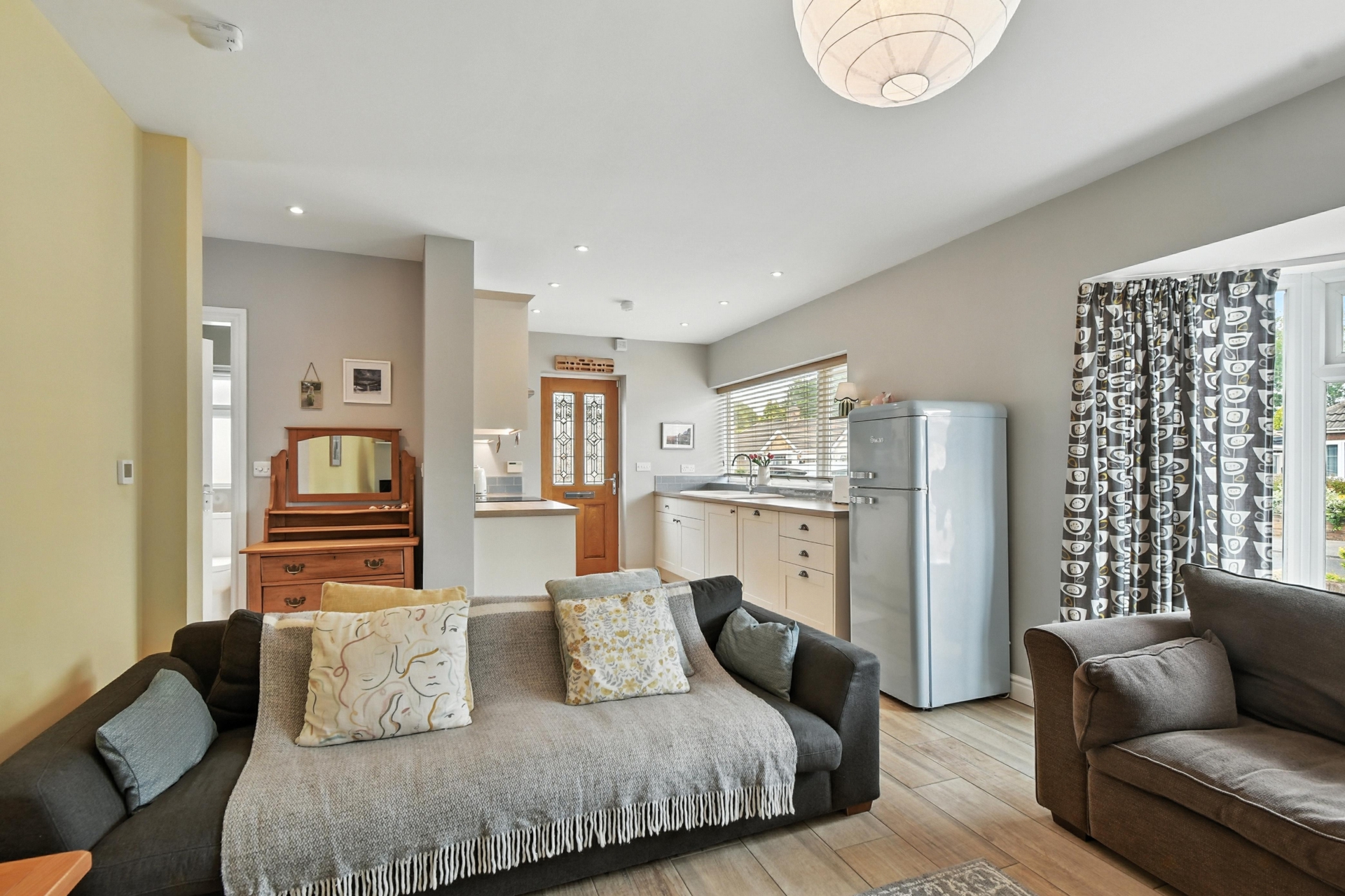Lounge/Kitchen (2)