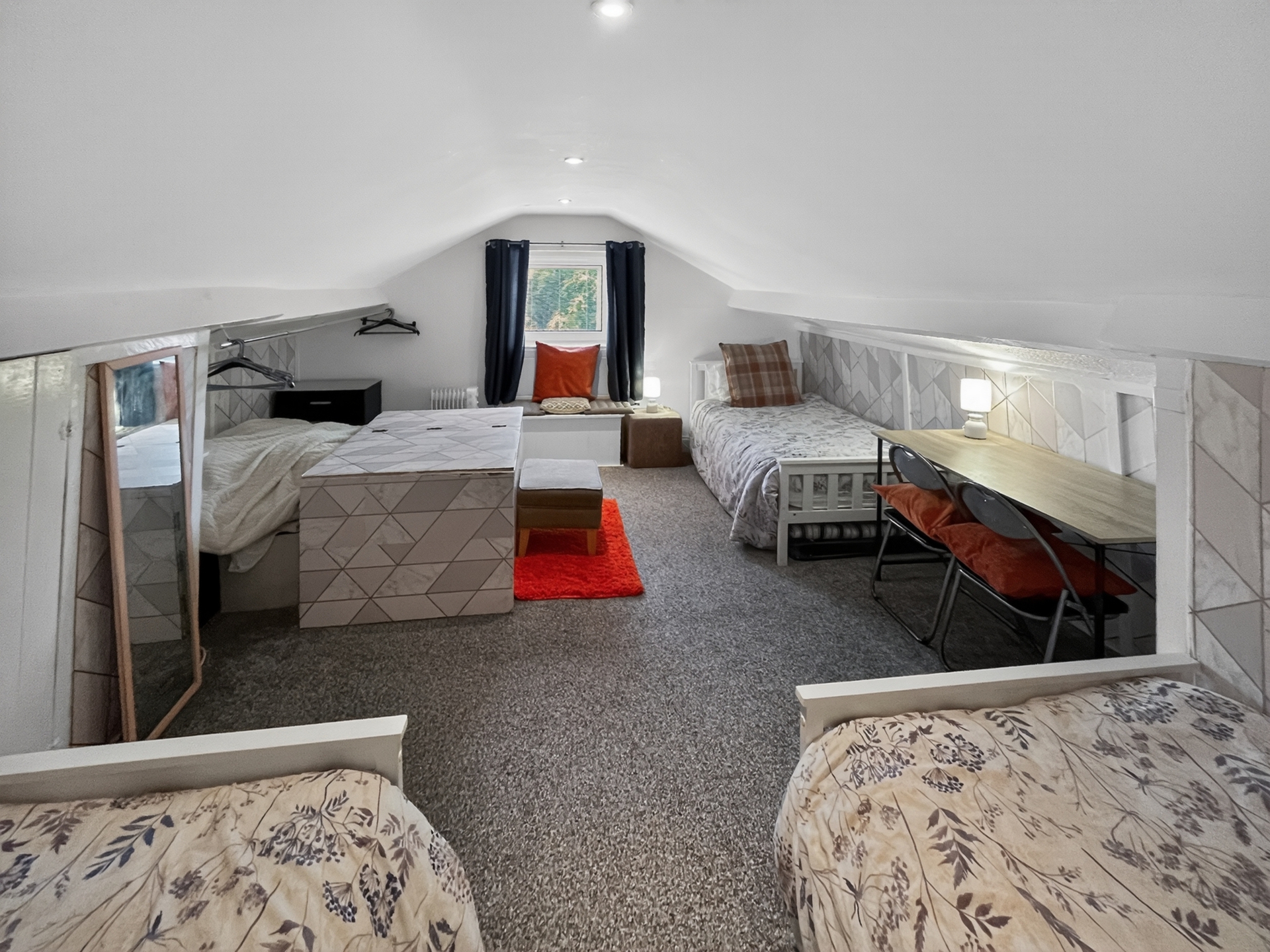 Loft Rm (2)