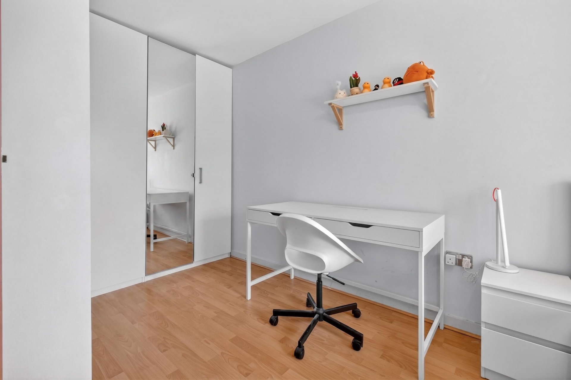 Bedroom 1 (2)