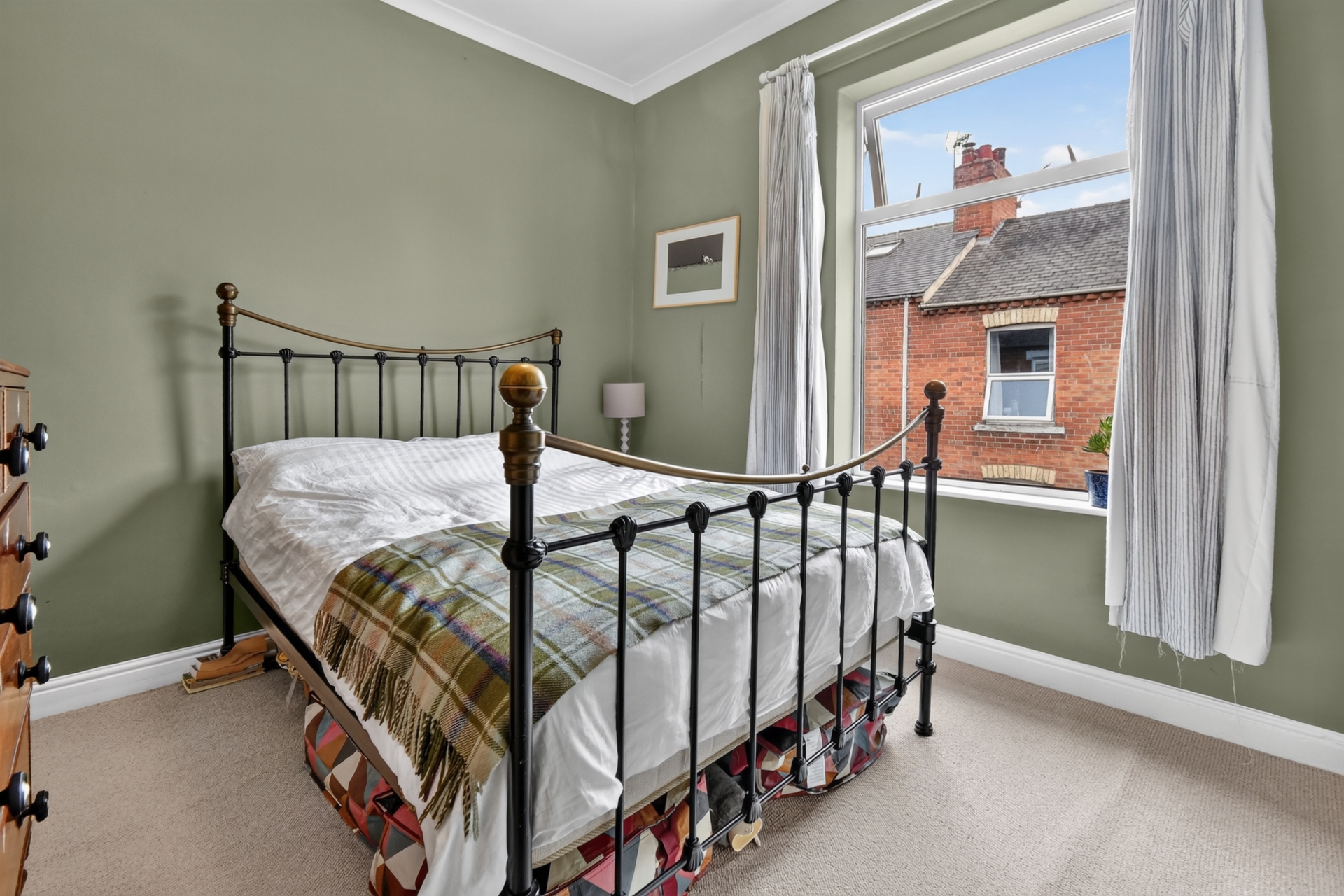 Bedroom 1 (2)