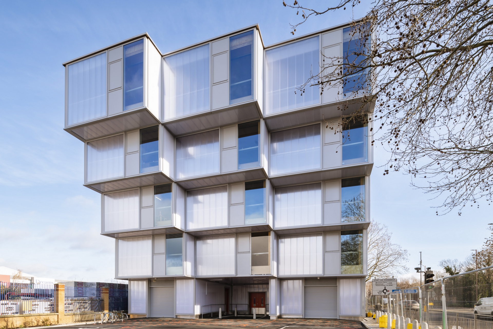 Commercial Property To Let 599 Woolwich Road,Charlton,SE7