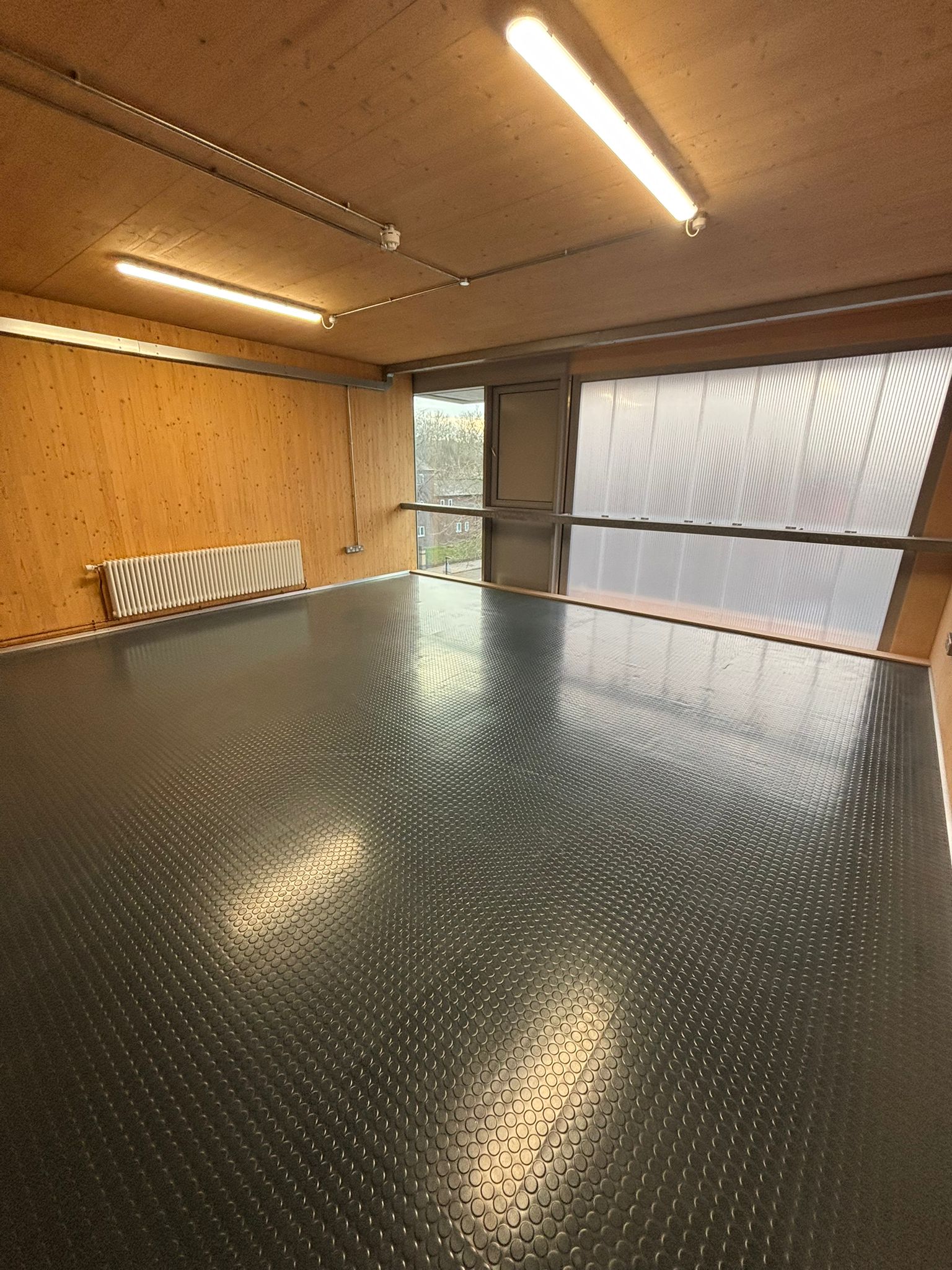 Commercial Property To Let 599 Woolwich Road,Charlton,SE7