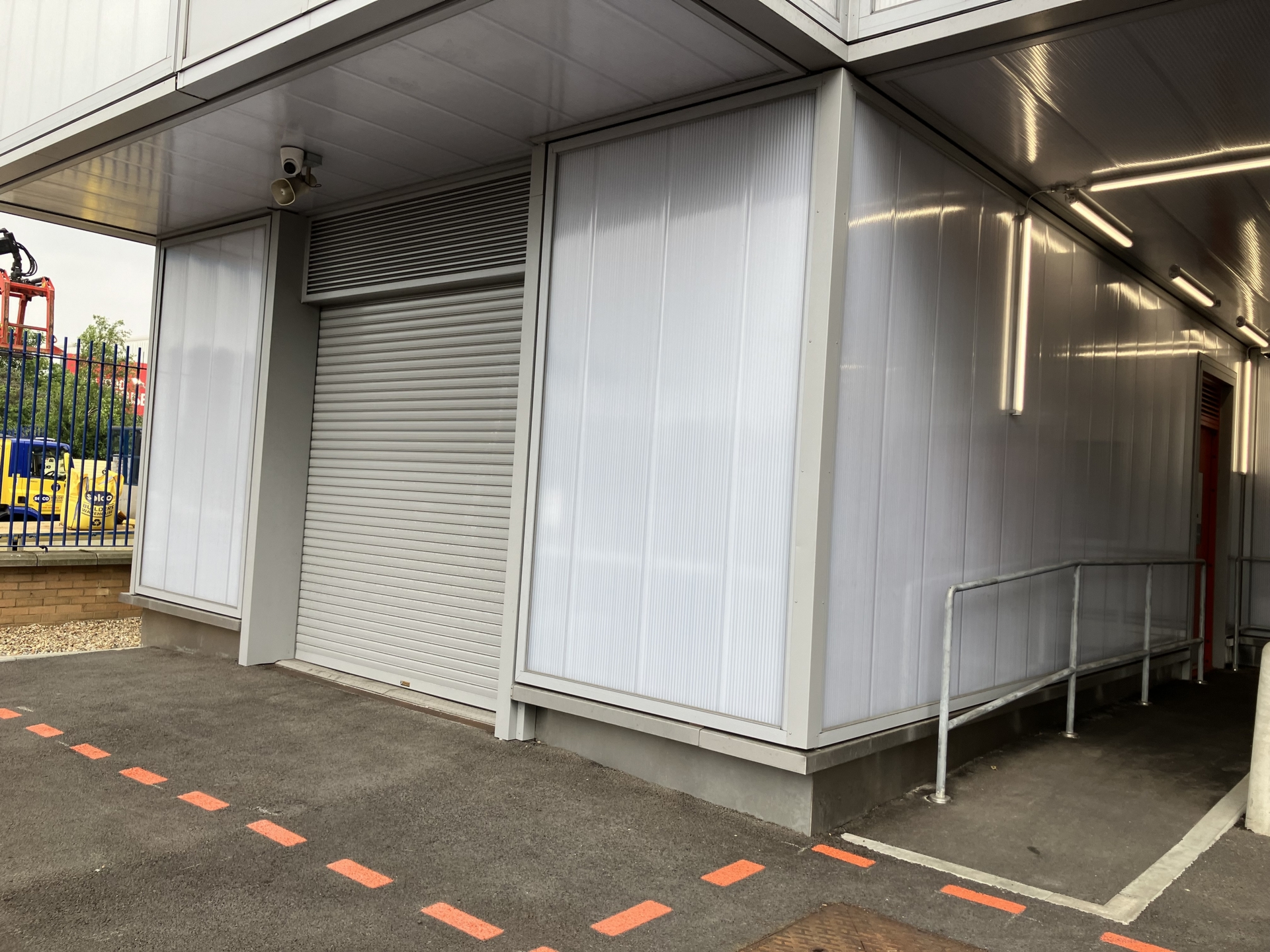 Commercial Property To Let 599 Woolwich Road,Charlton,SE7