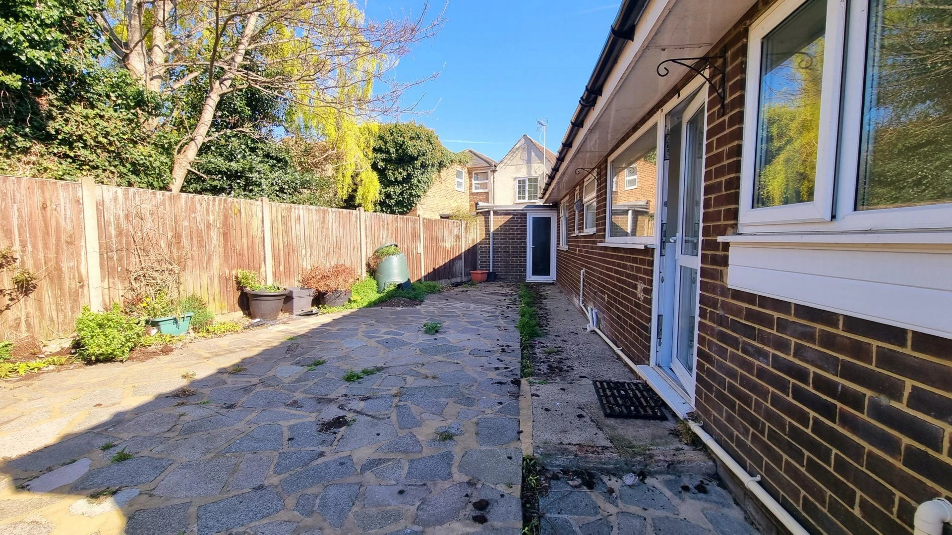 Rear Garden with acc1