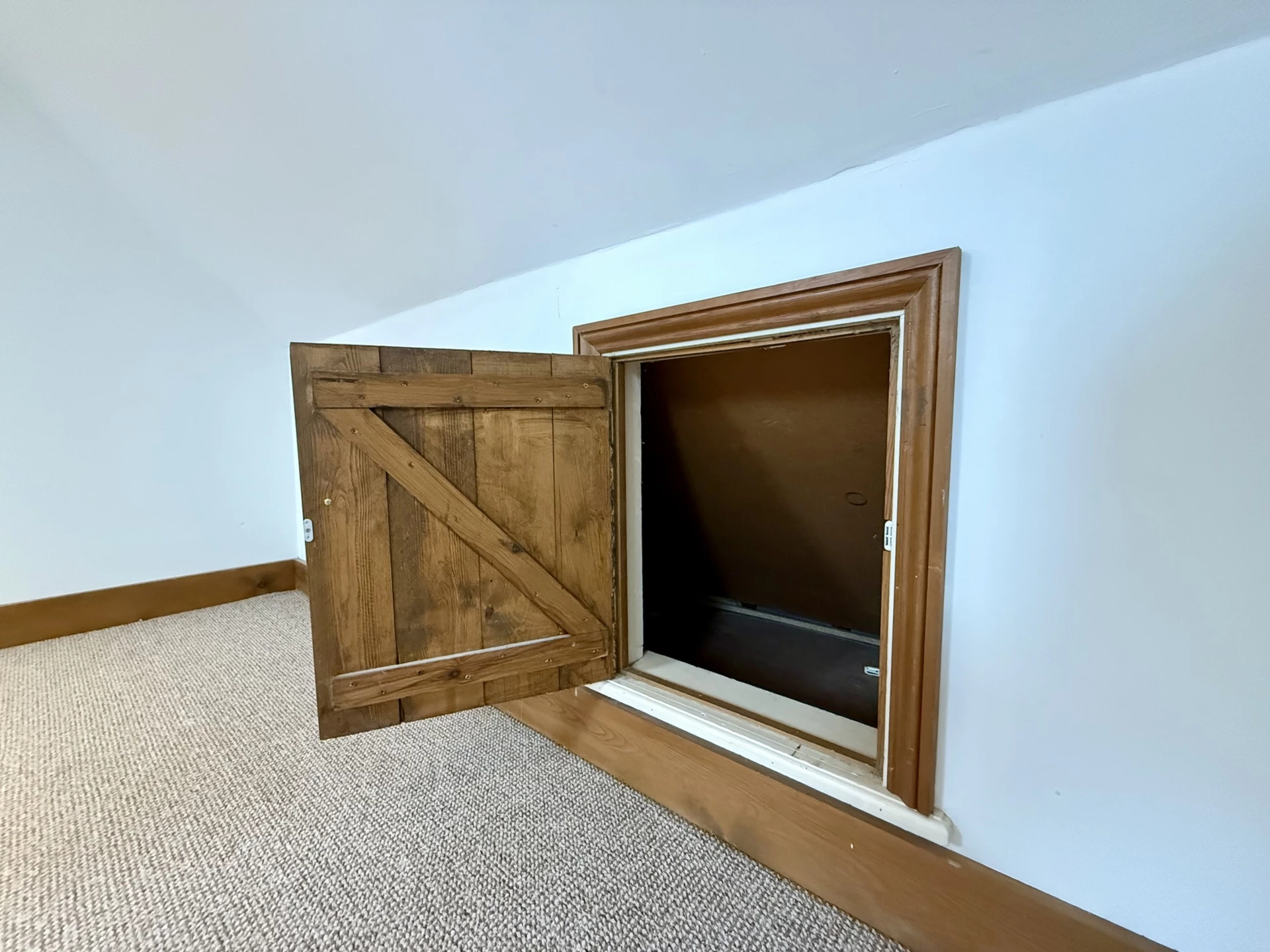 2nd Reception Storage