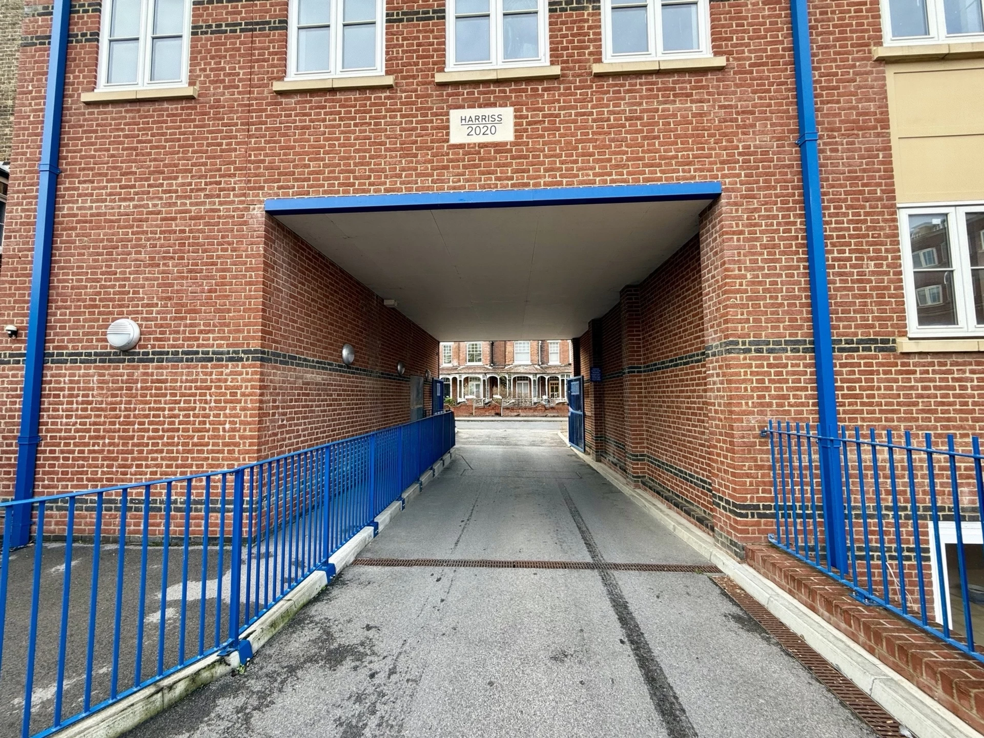 Off Westbrook Gardens