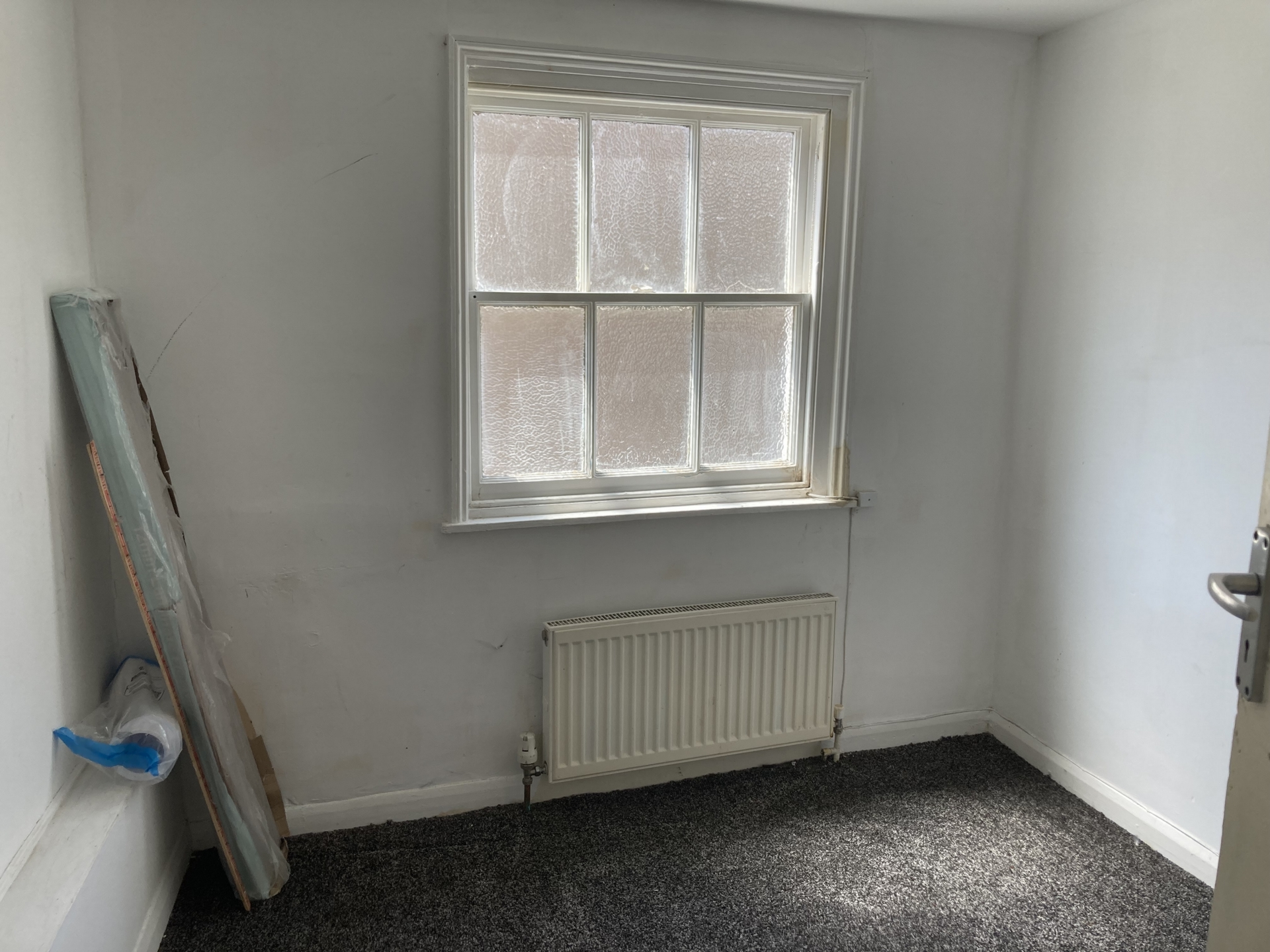 Bedroom 2/office