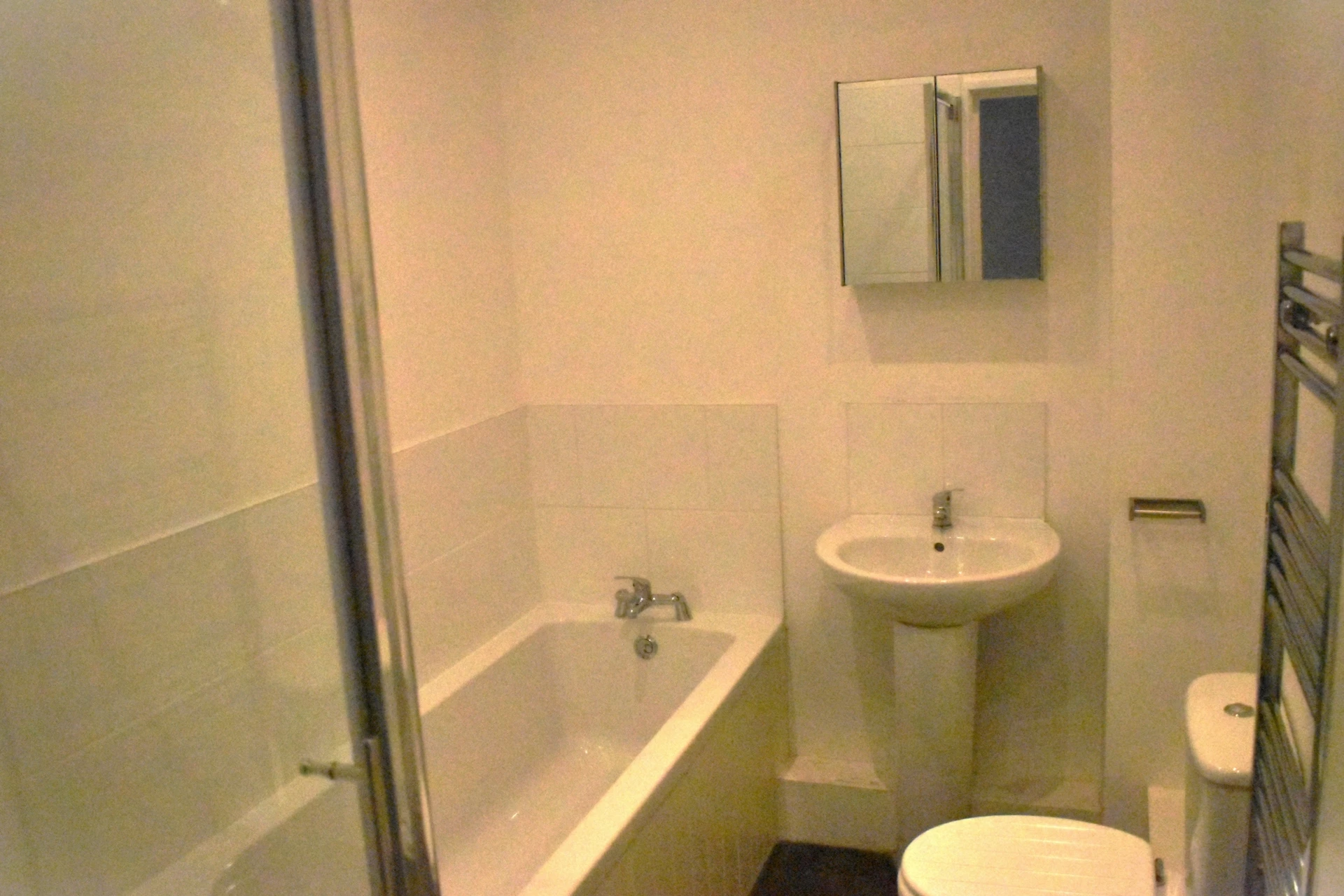 BATHROOM WITH SEPARATE SHOWER