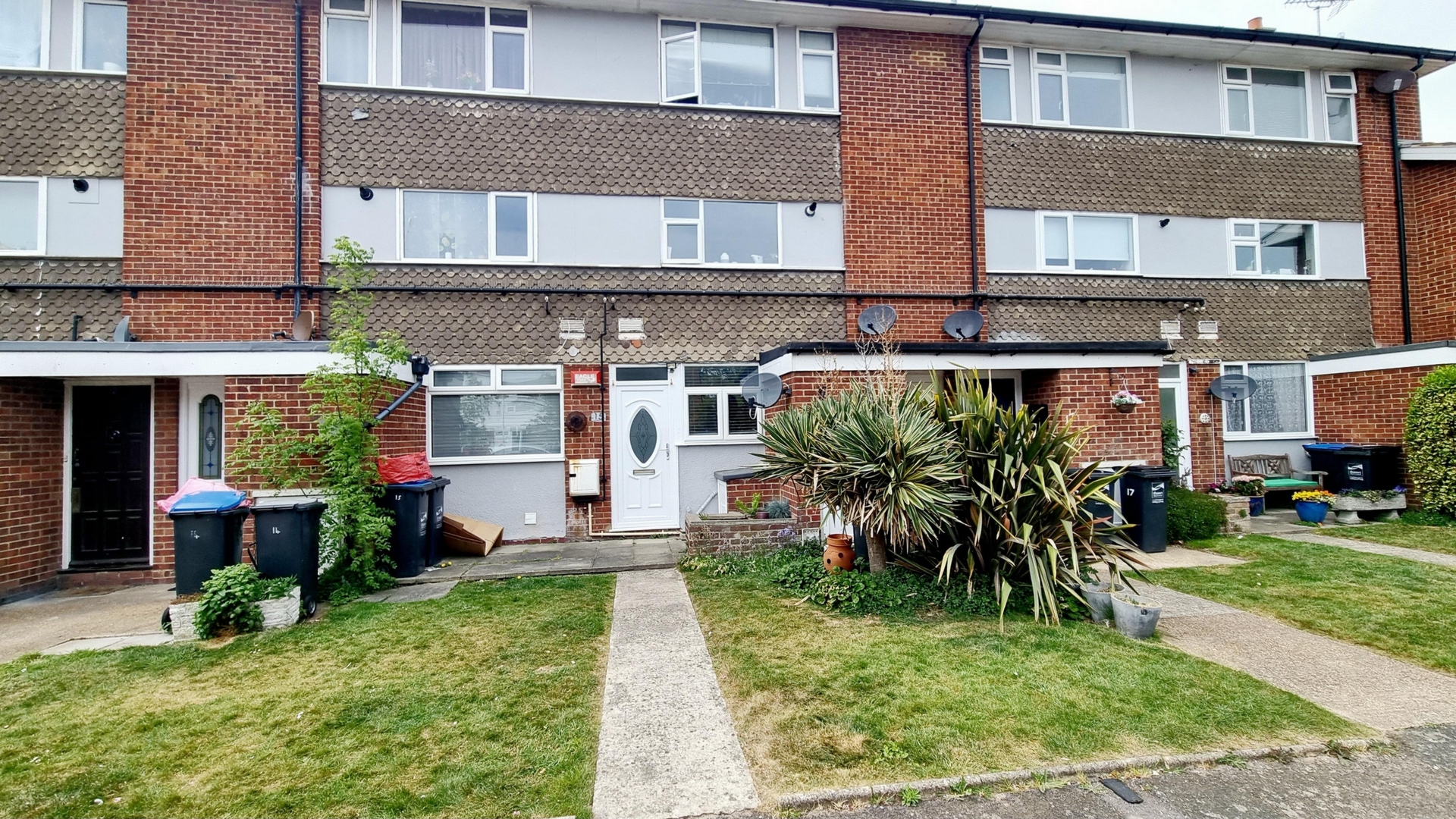 15 Magdalen Court