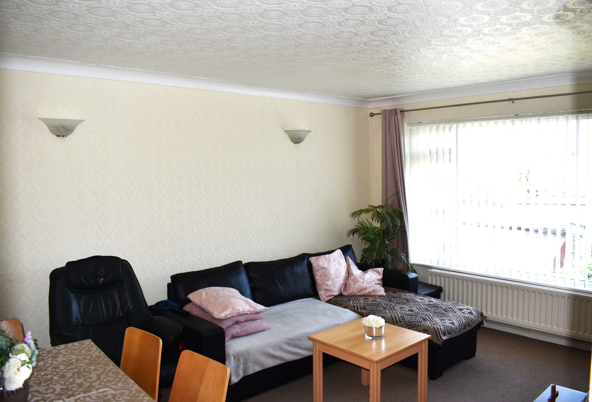 LOUNGE/DINER