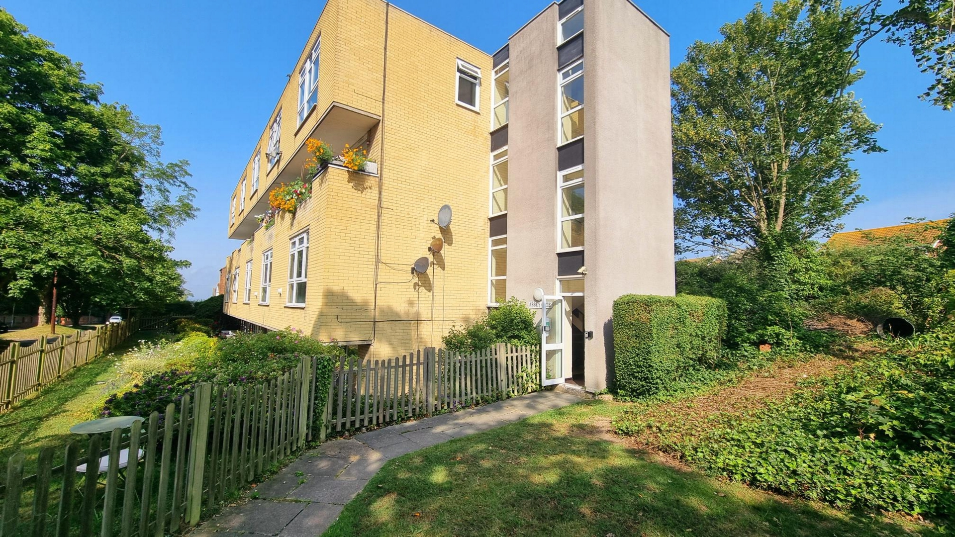 Right Side Entrance