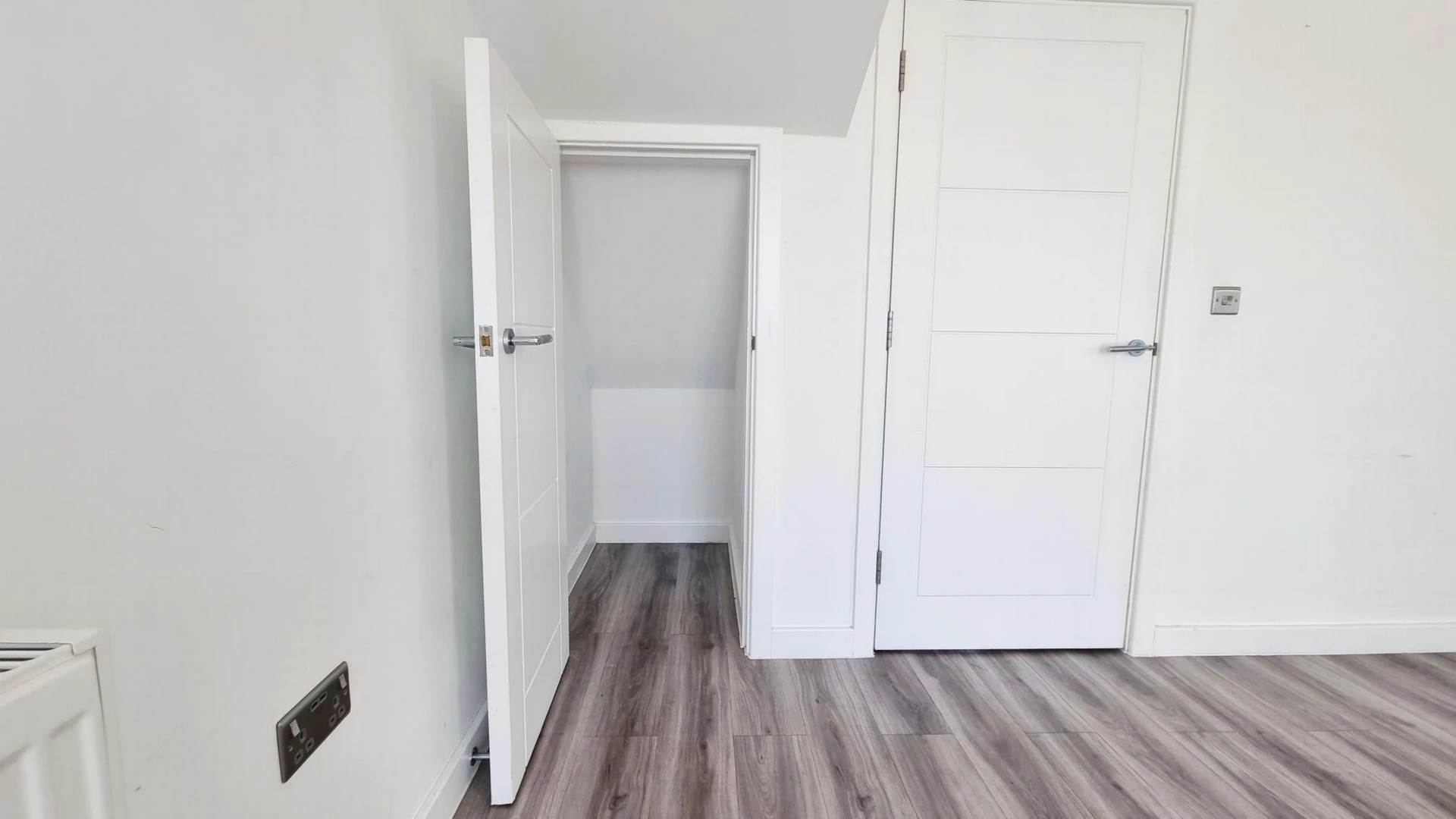 Lounge/Diner Storage