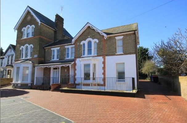 1 Beaconsfield House