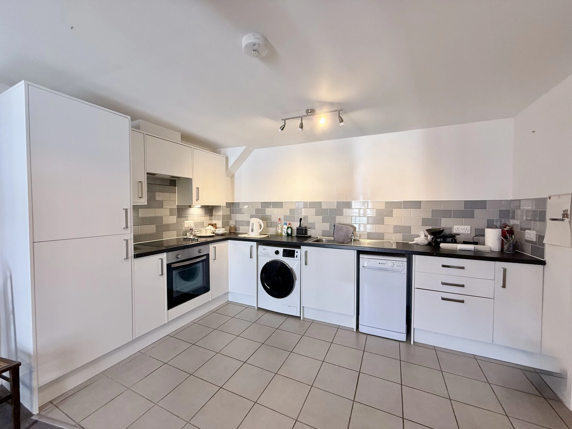 Lounge/Kitchen