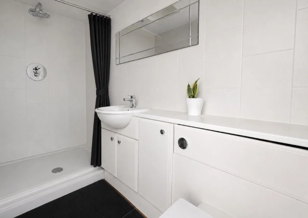 Donstairs Shower / Utility Room