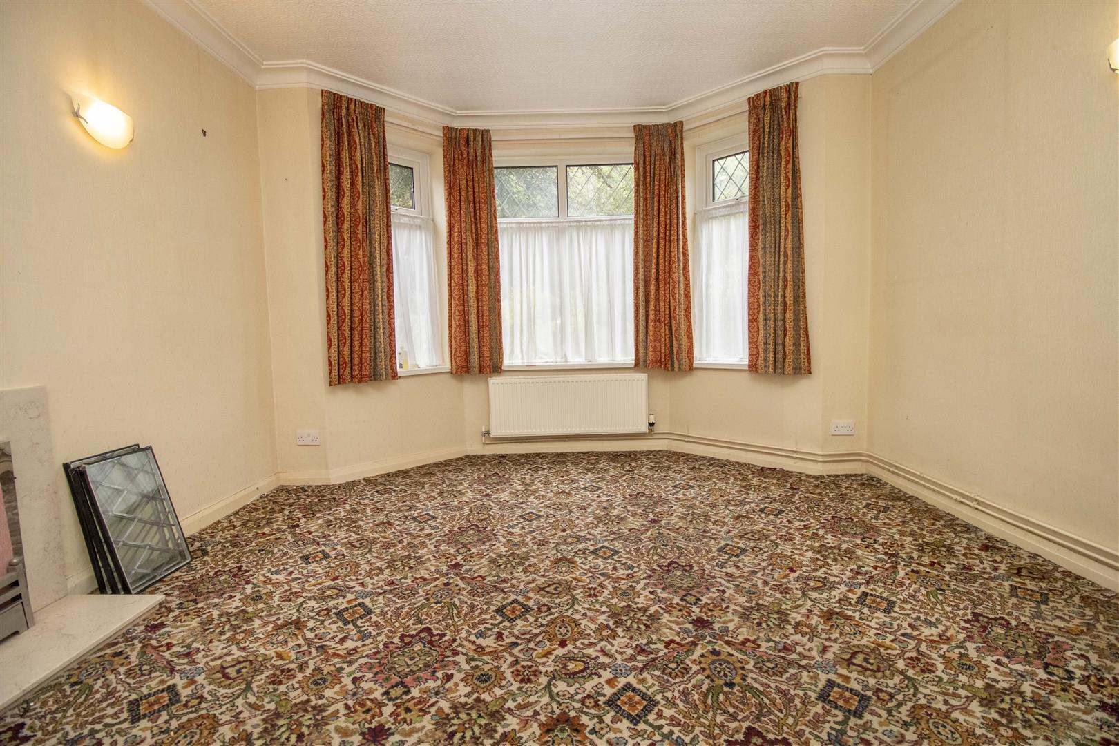 Lounge 2.jpg