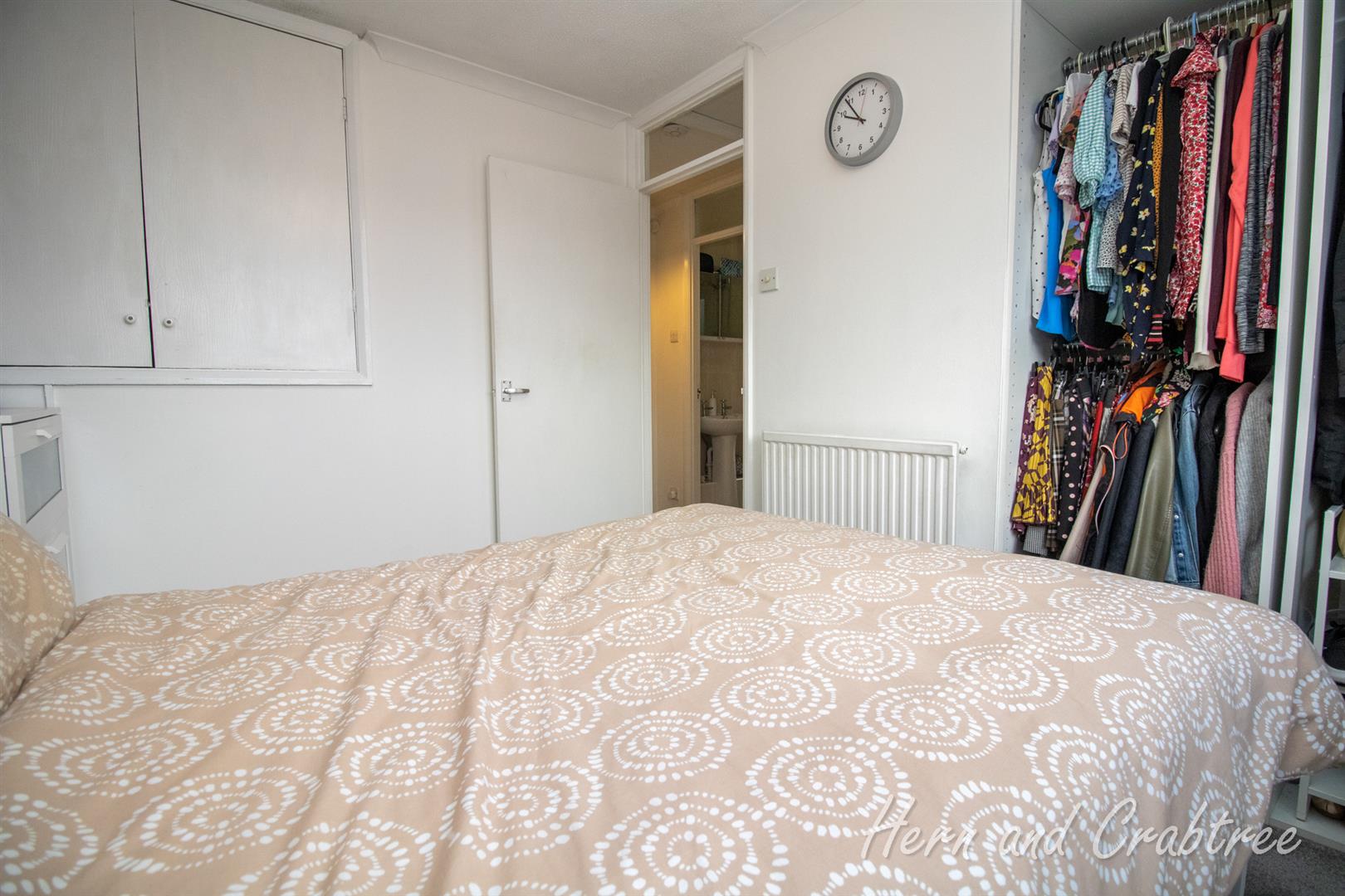 Bed 11.jpg