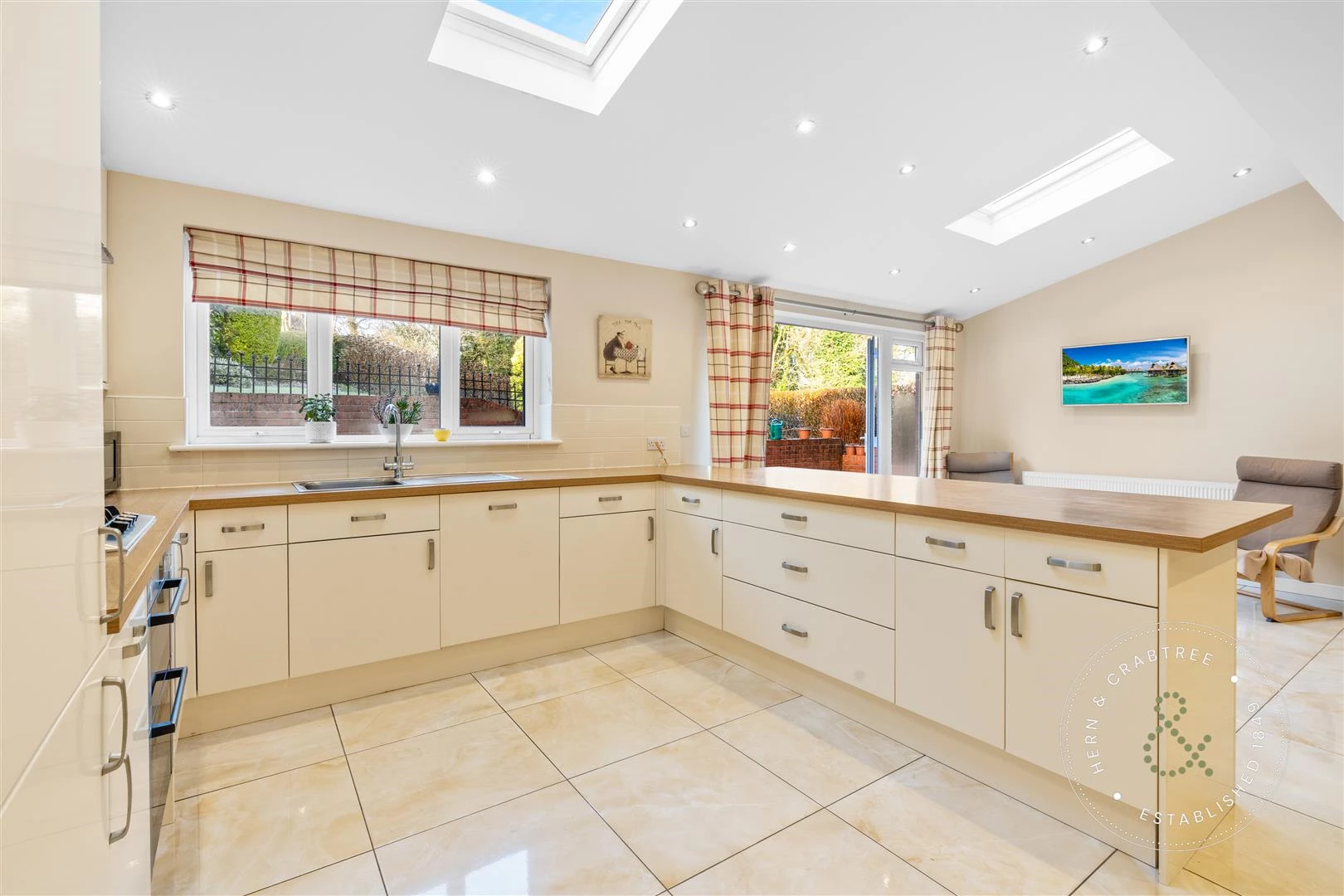 Dan Y Bryn Ave, Hern Crabtree (13).jpg