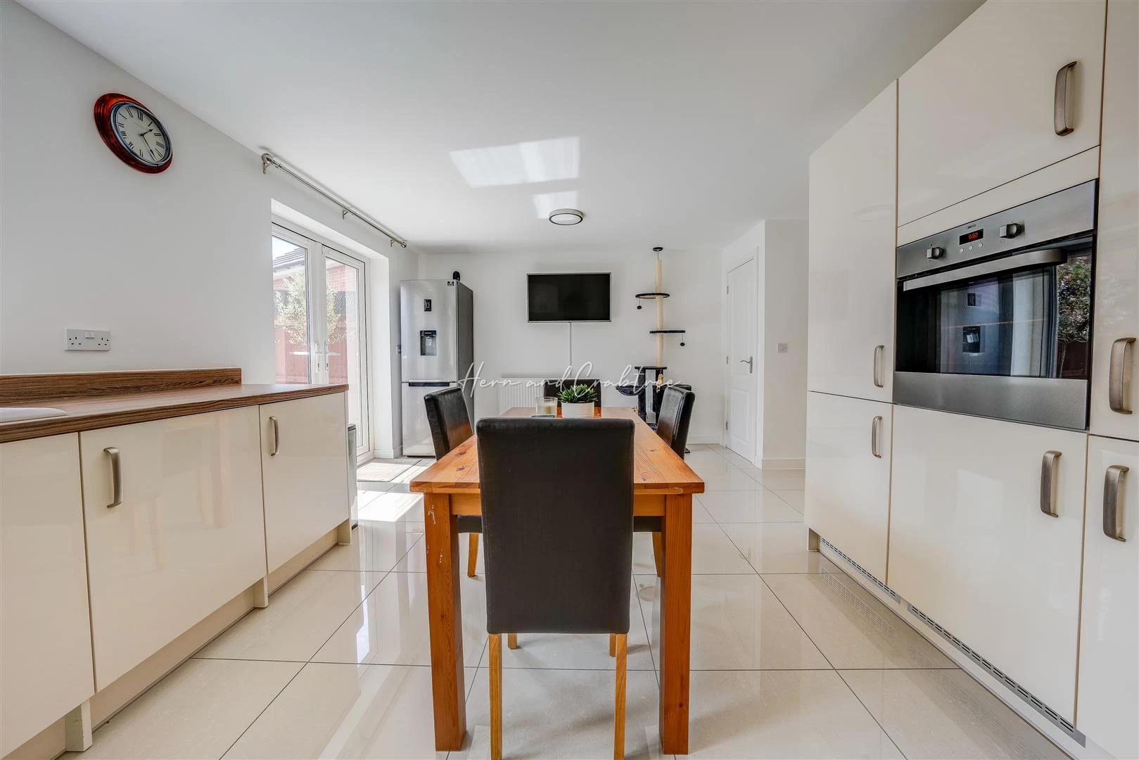 Gwern Close, St Lythans Park, HernCrabtree (1).jpg