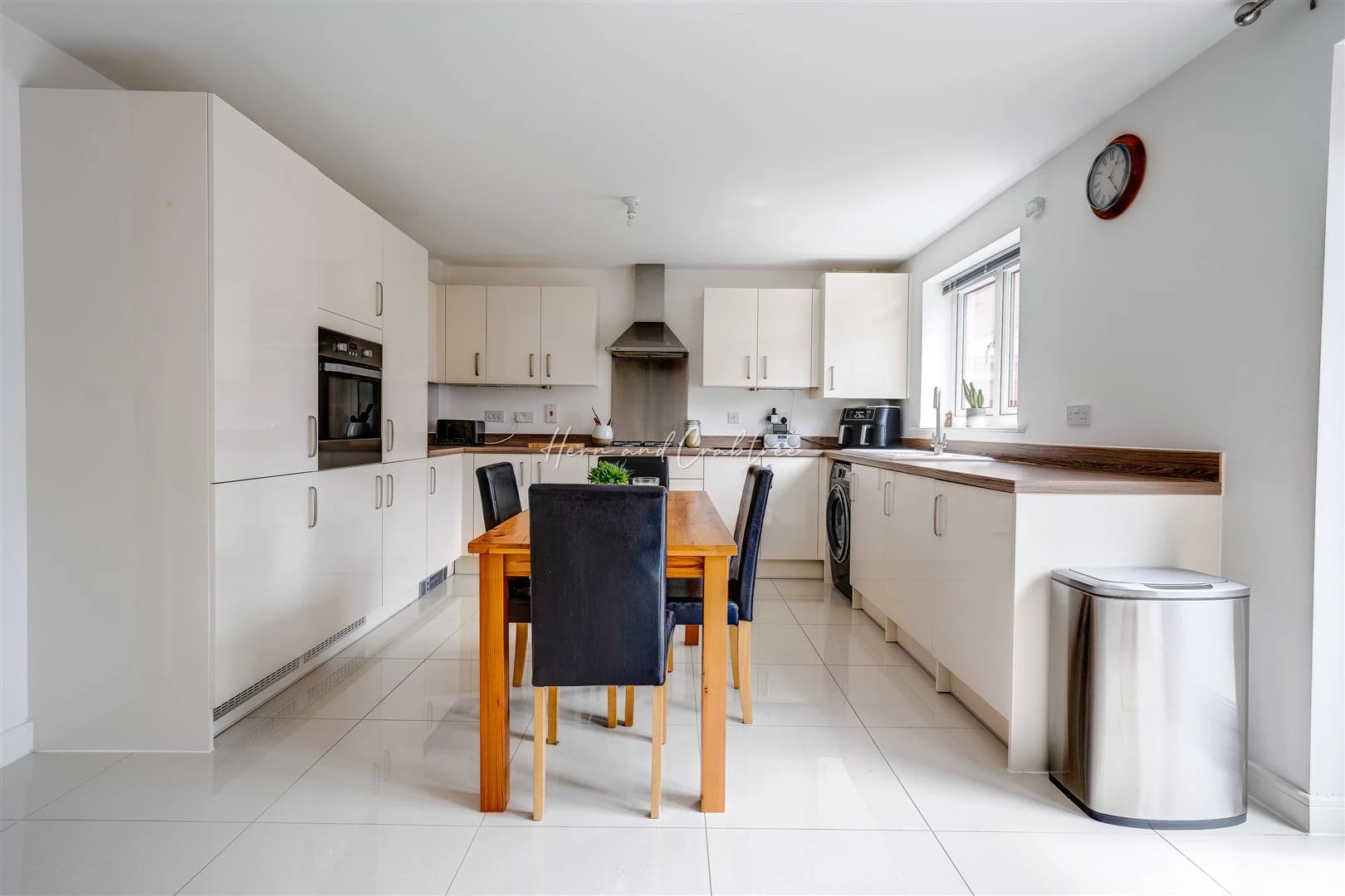 Gwern Close, St Lythans Park, HernCrabtree (34).jp