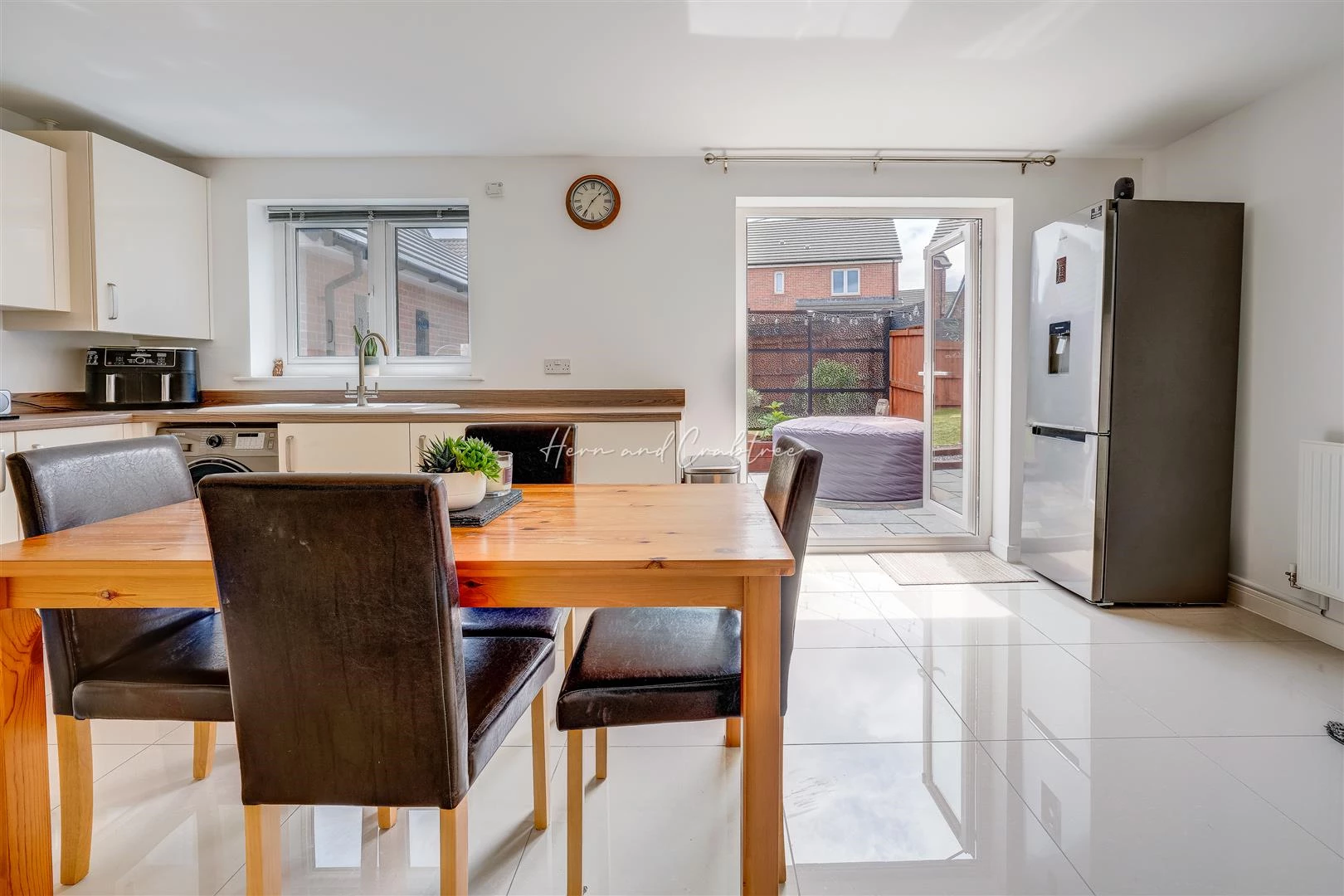 Gwern Close, St Lythans Park, HernCrabtree (21).jp