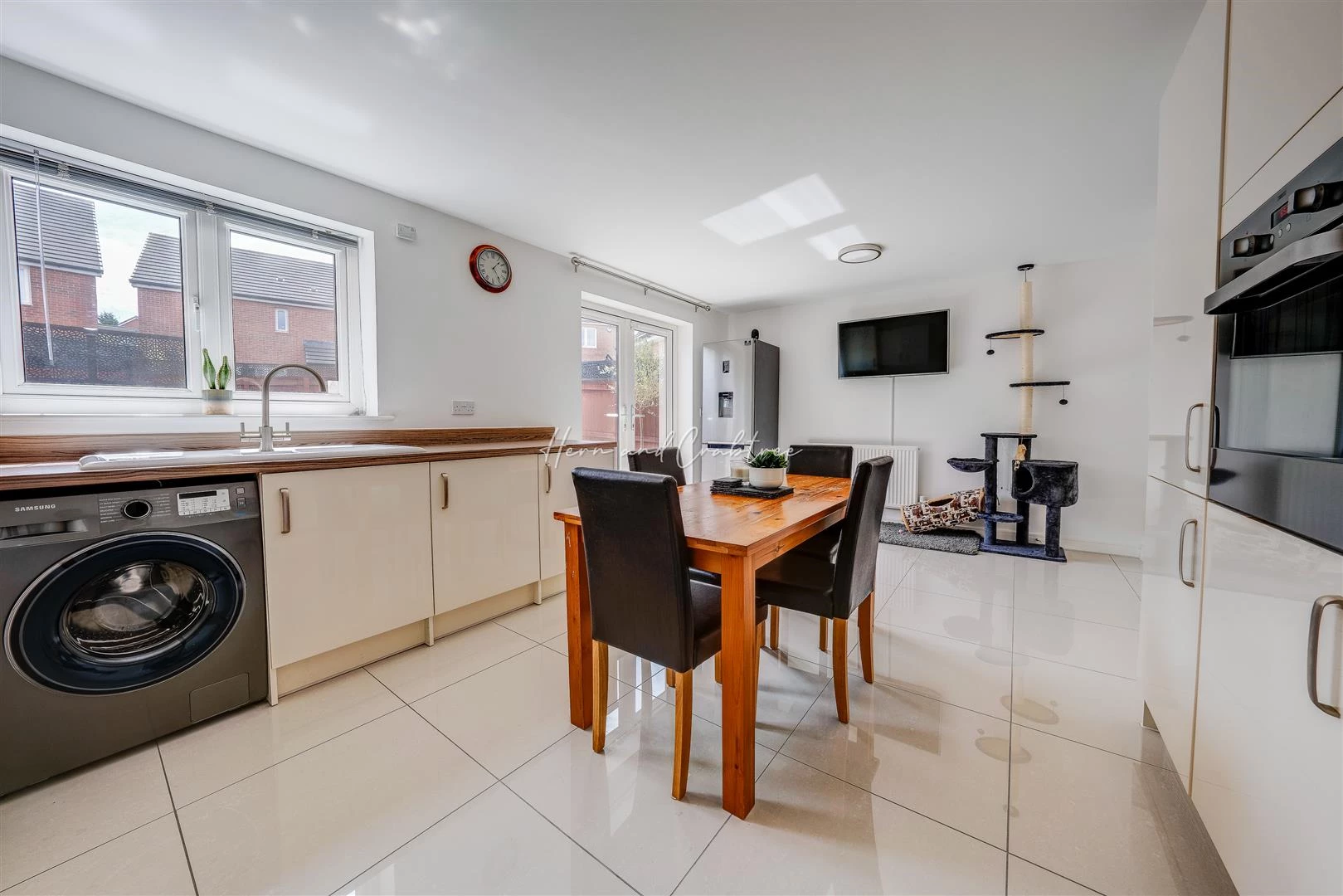 Gwern Close, St Lythans Park, HernCrabtree (2).jpg