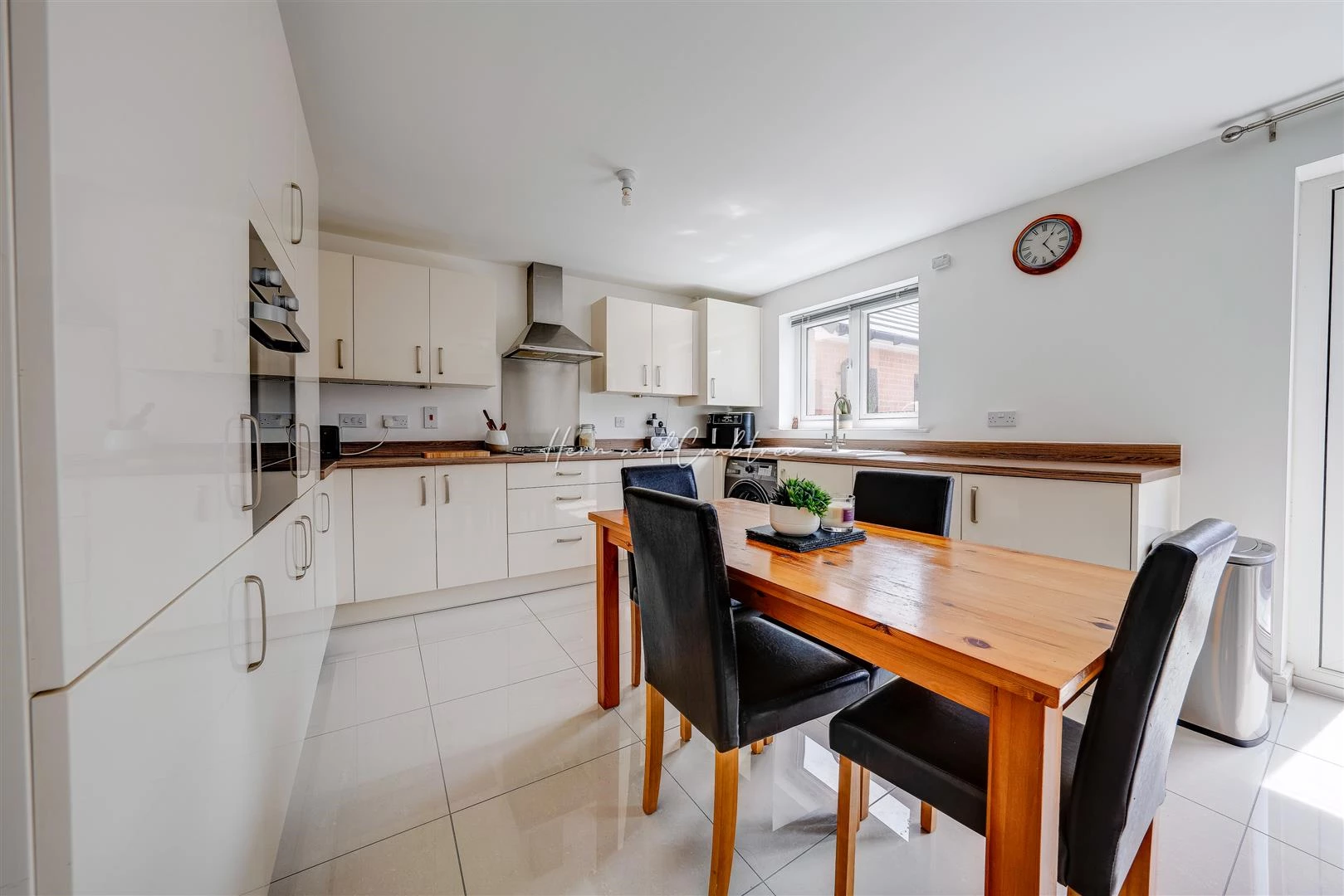 Gwern Close, St Lythans Park, HernCrabtree (36).jp