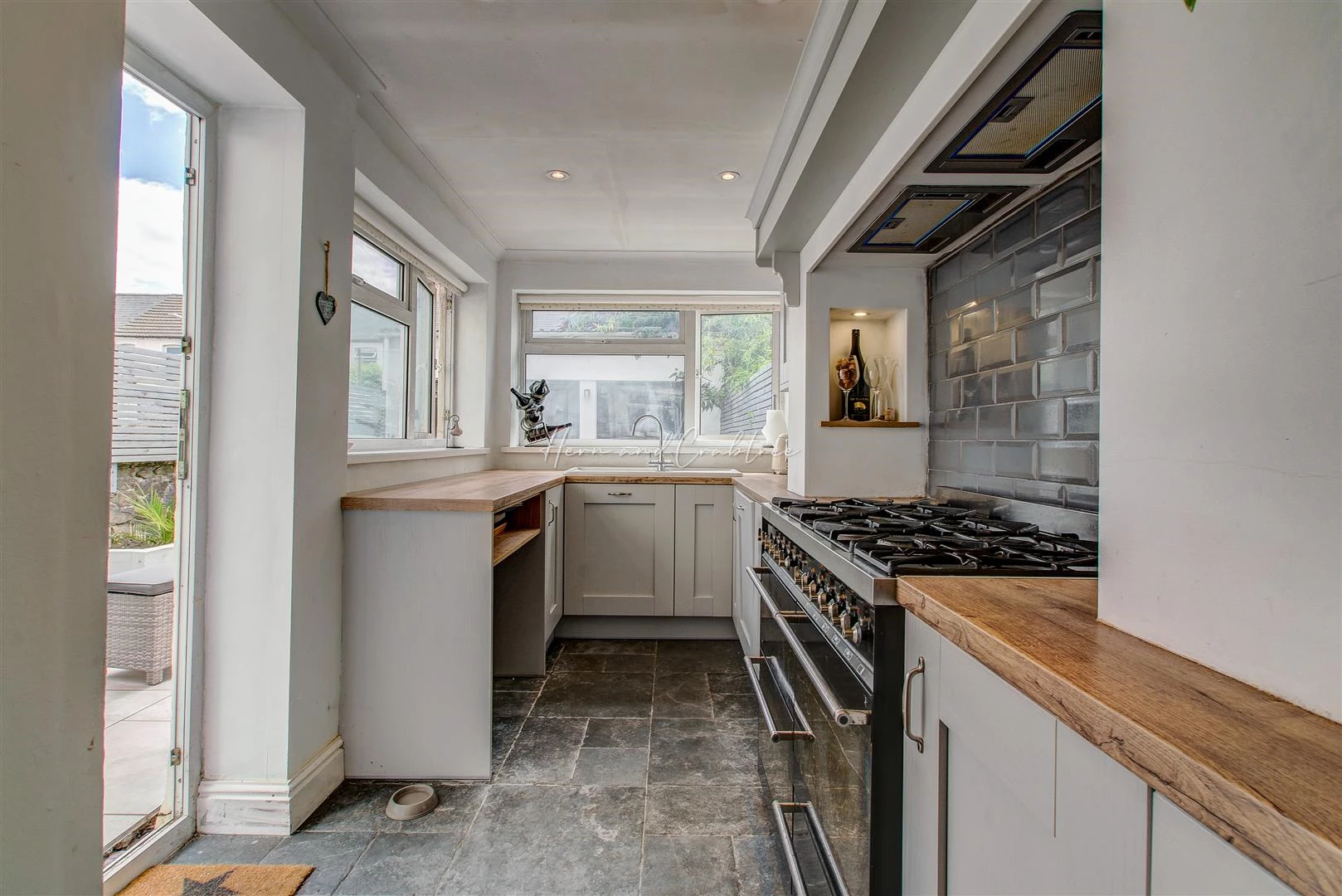 Victoria Avenue, Victoria Park, Canton, HernCrabtr