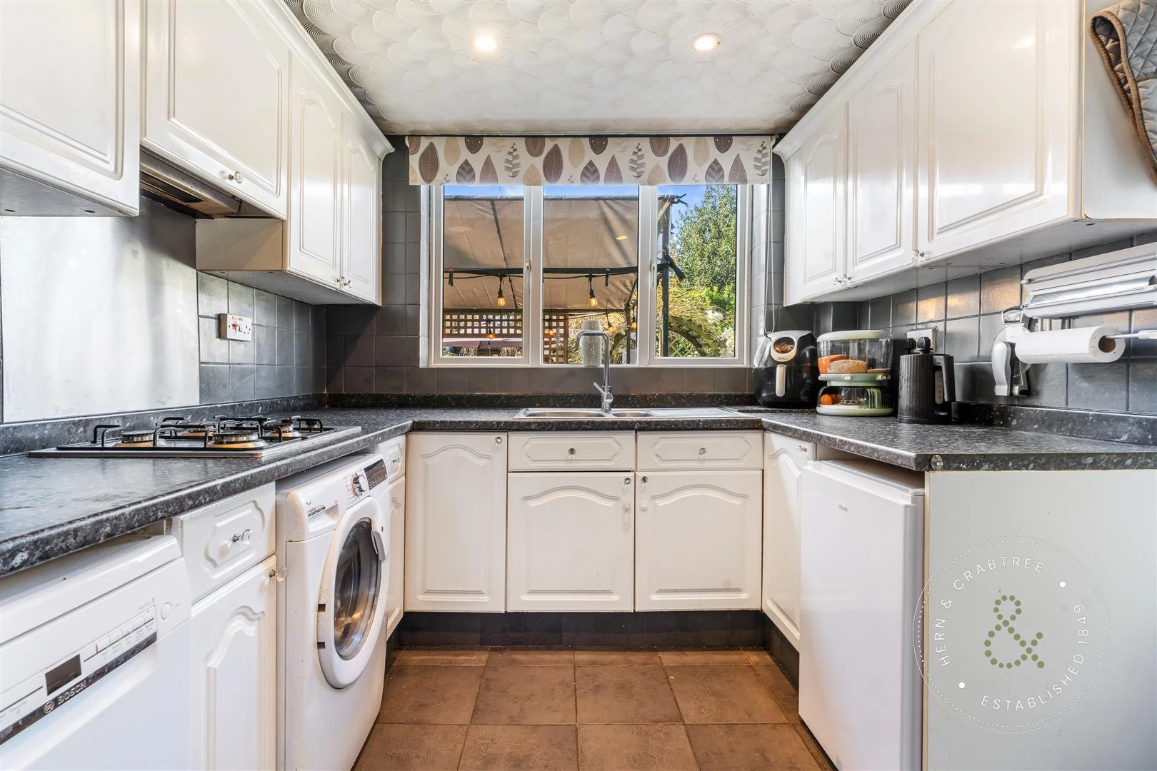 Bishops Walk, Llandaff (27).jpg