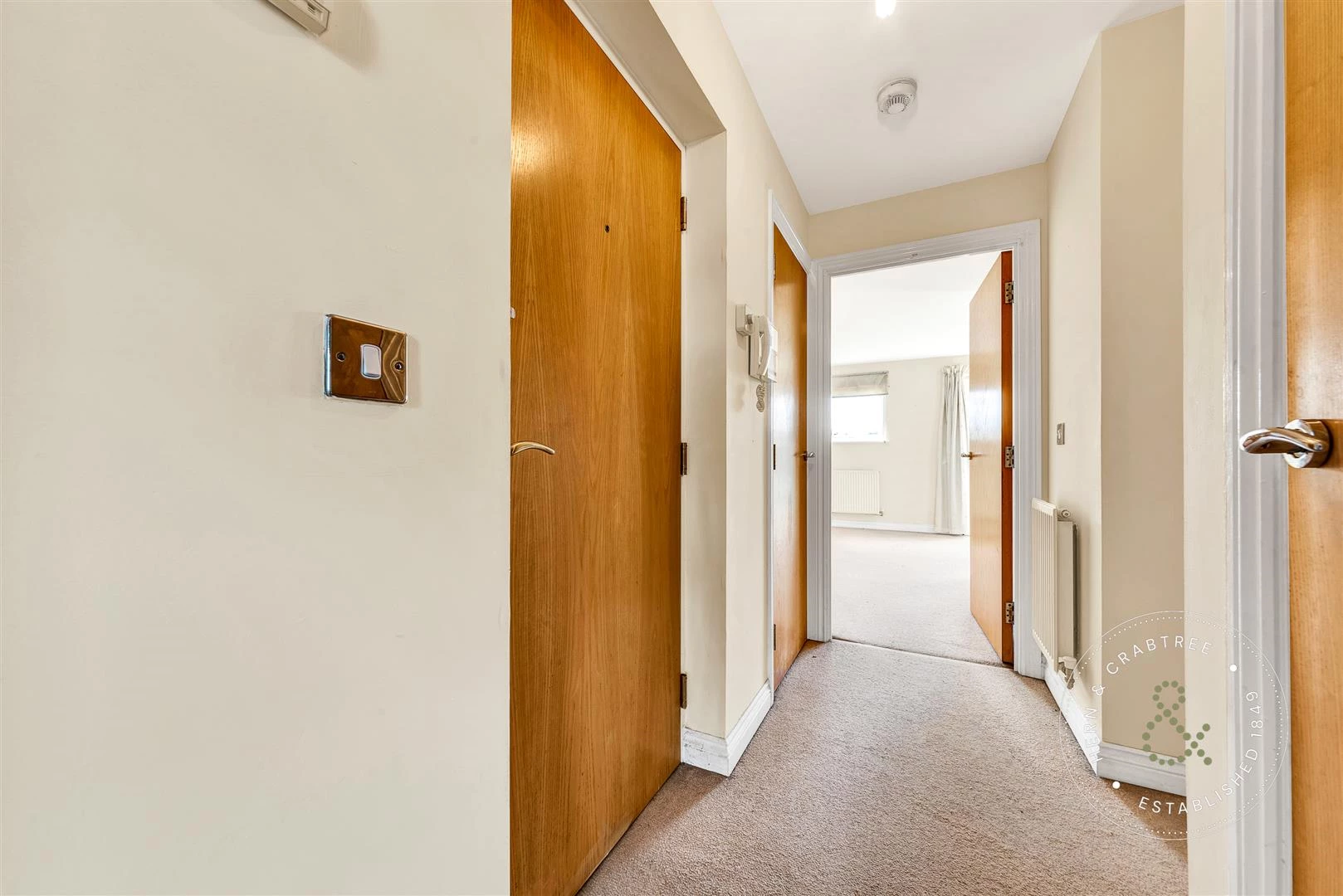 Clive-Hall-Court-03.jpg